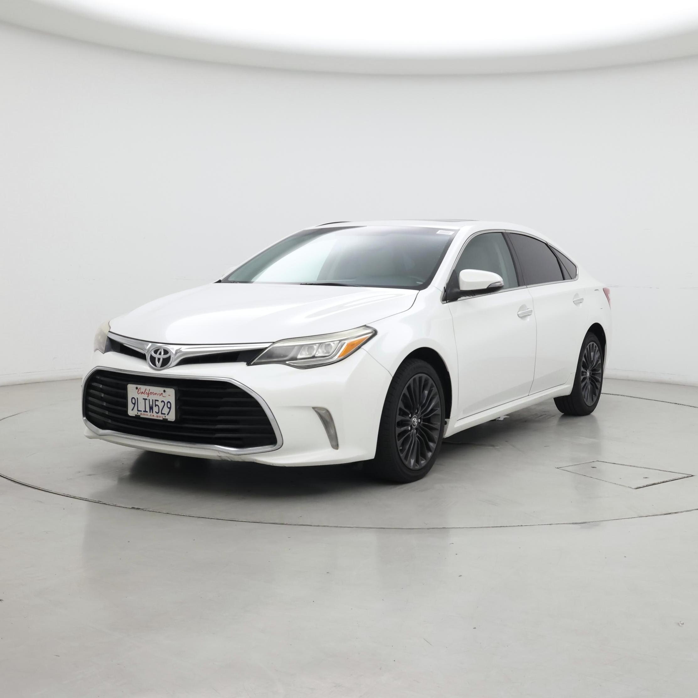 Thumbnail: 2016 Toyota Avalon - 4