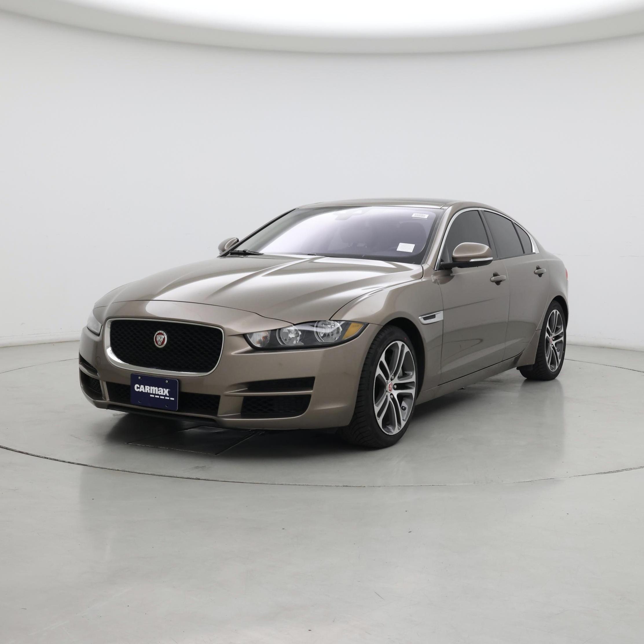 Thumbnail: 2017 Jaguar XE - 4