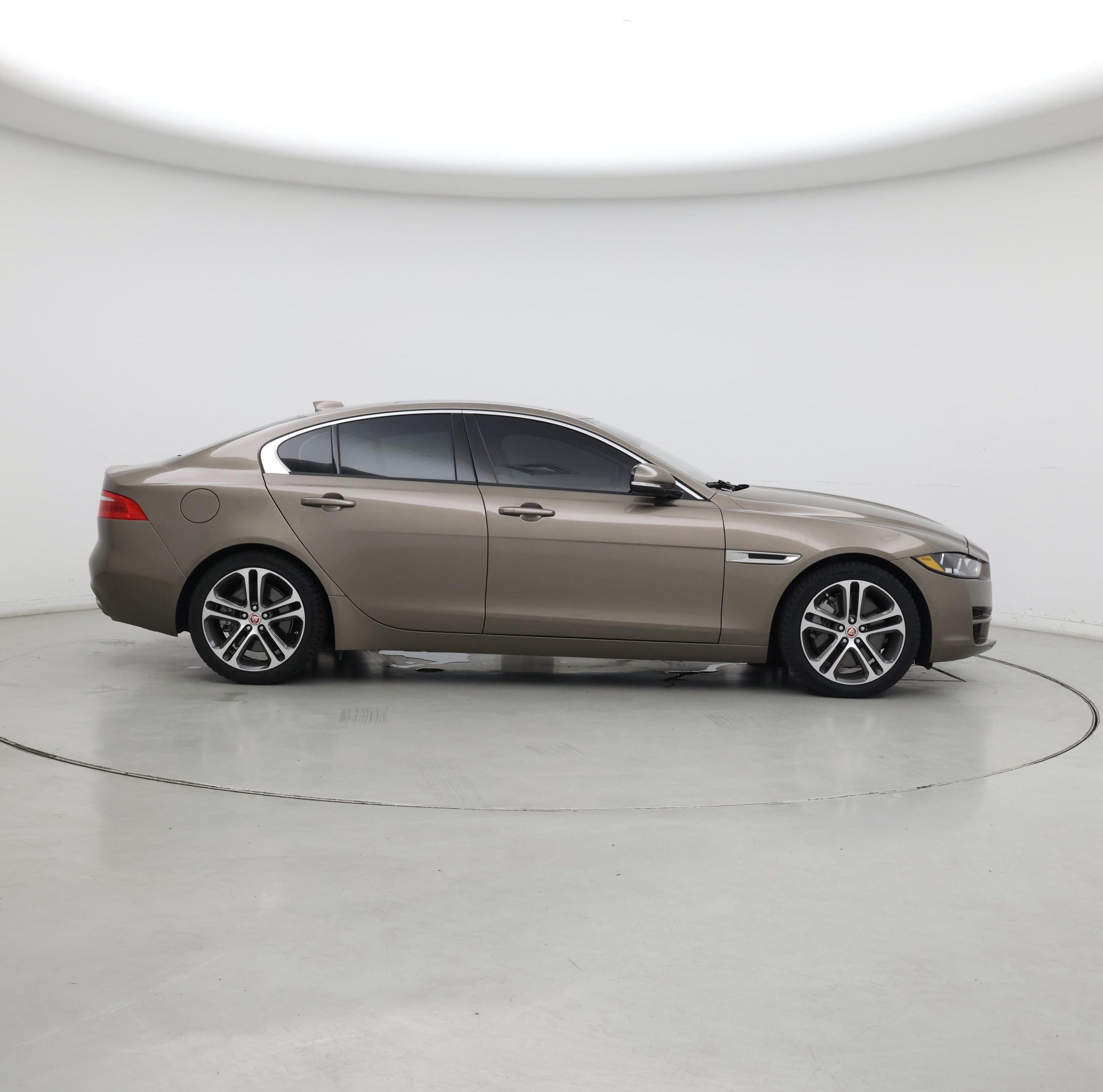 Thumbnail: 2017 Jaguar XE - 7