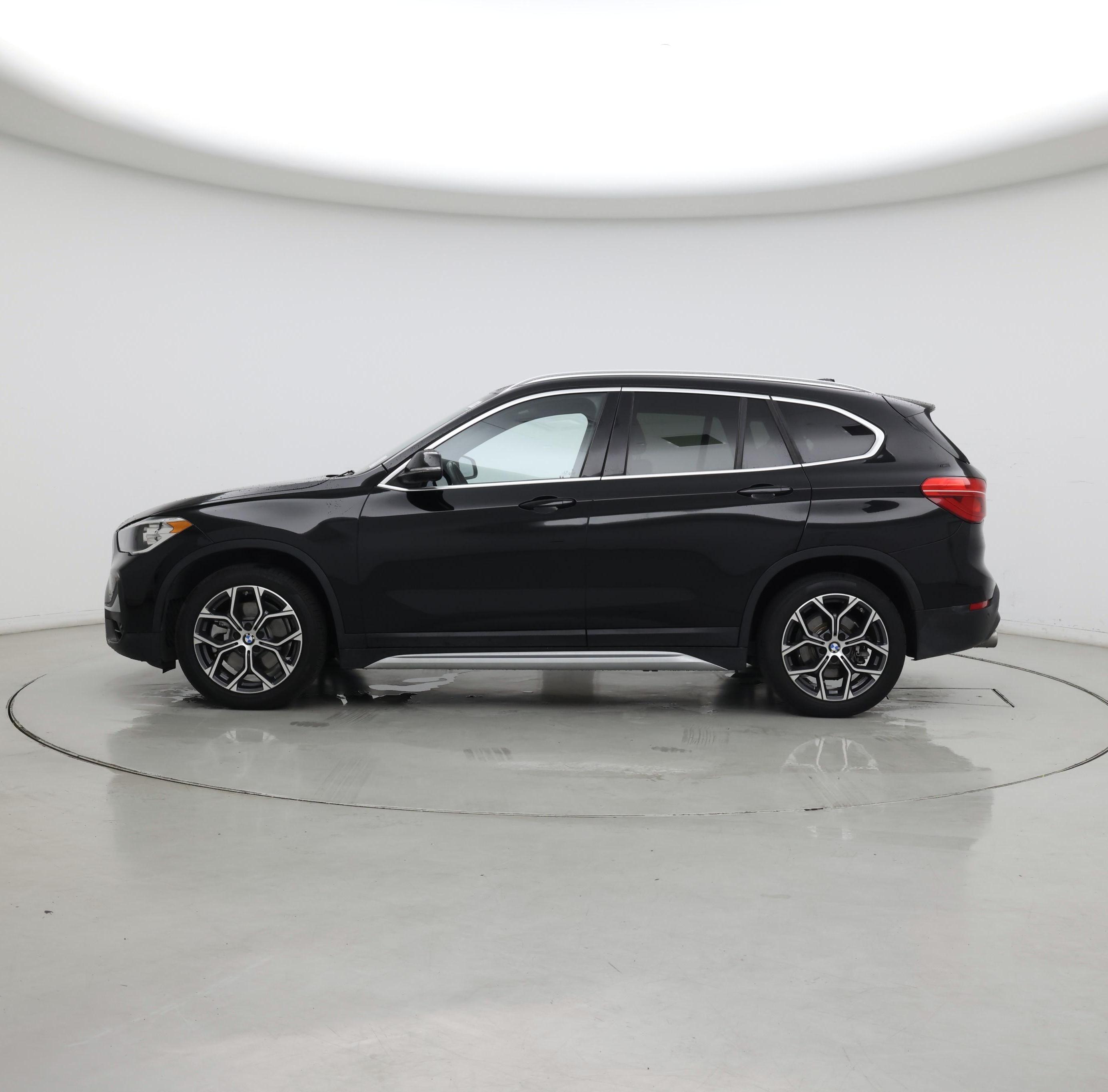 Thumbnail: 2021 BMW X1 - 3