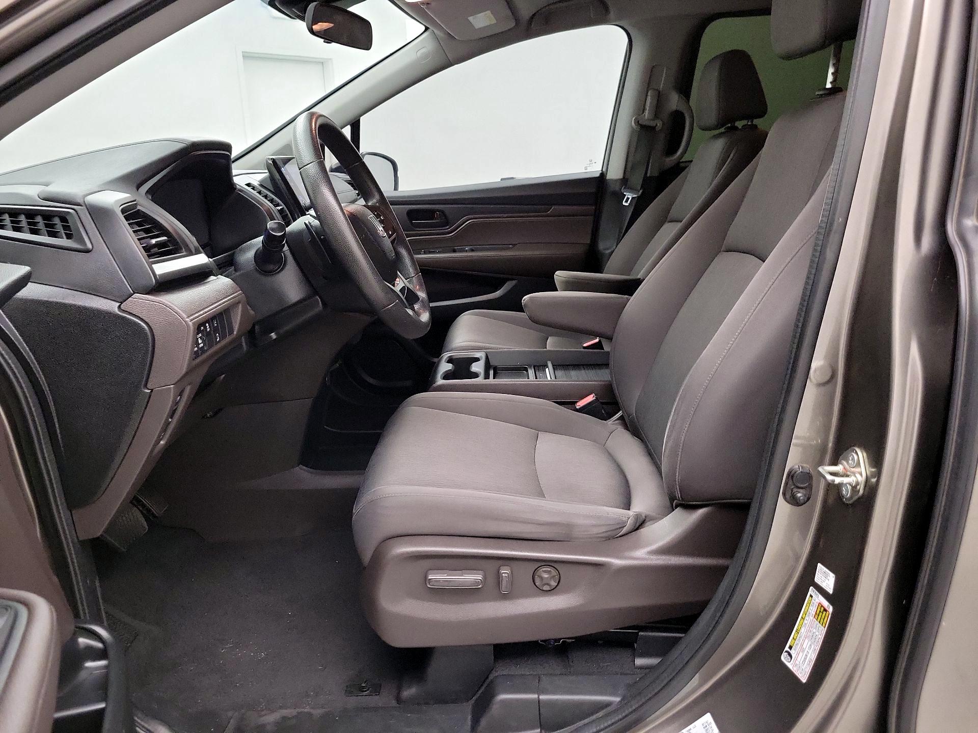 Thumbnail: 2018 Honda Odyssey - 11