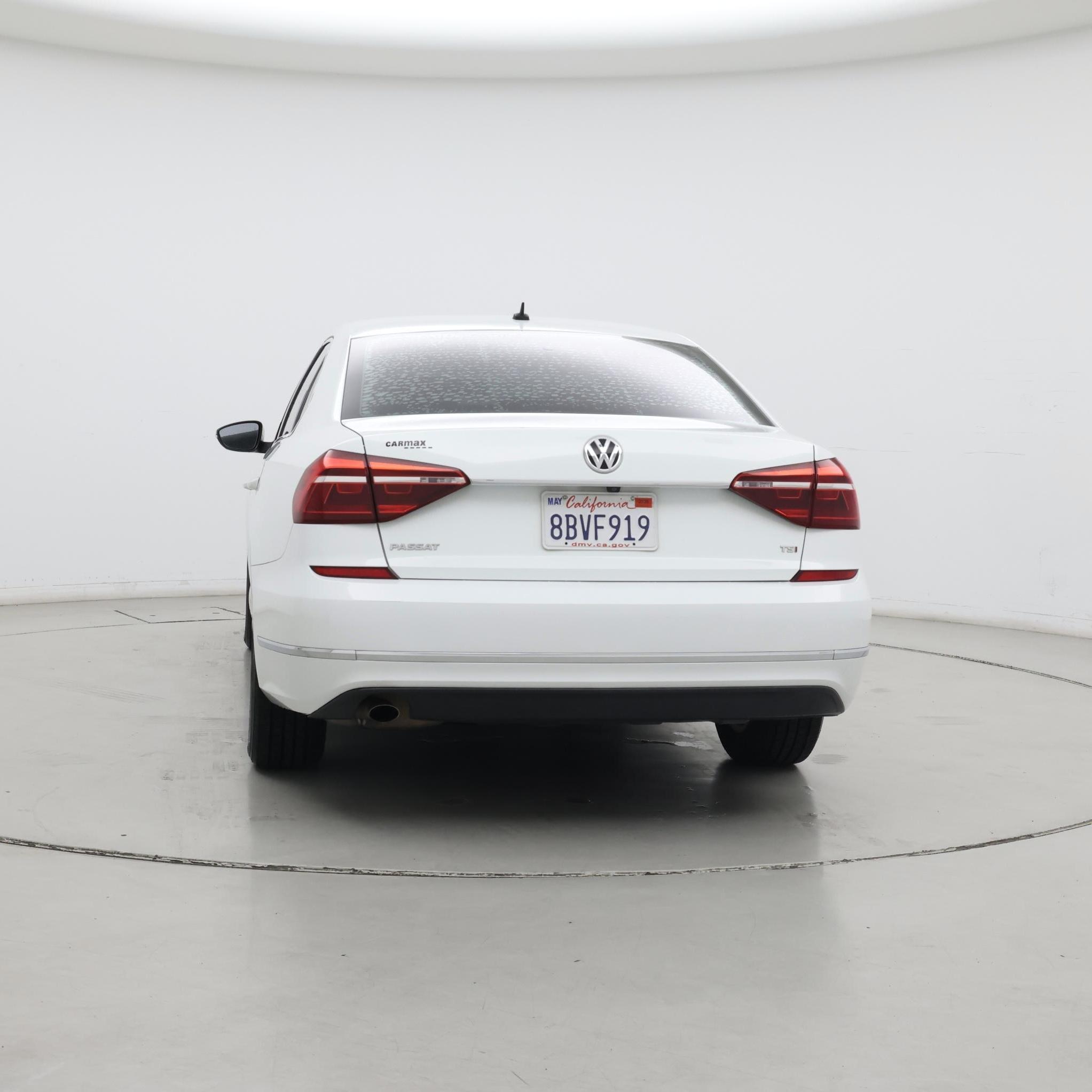 Thumbnail: 2017 Volkswagen Passat - 6