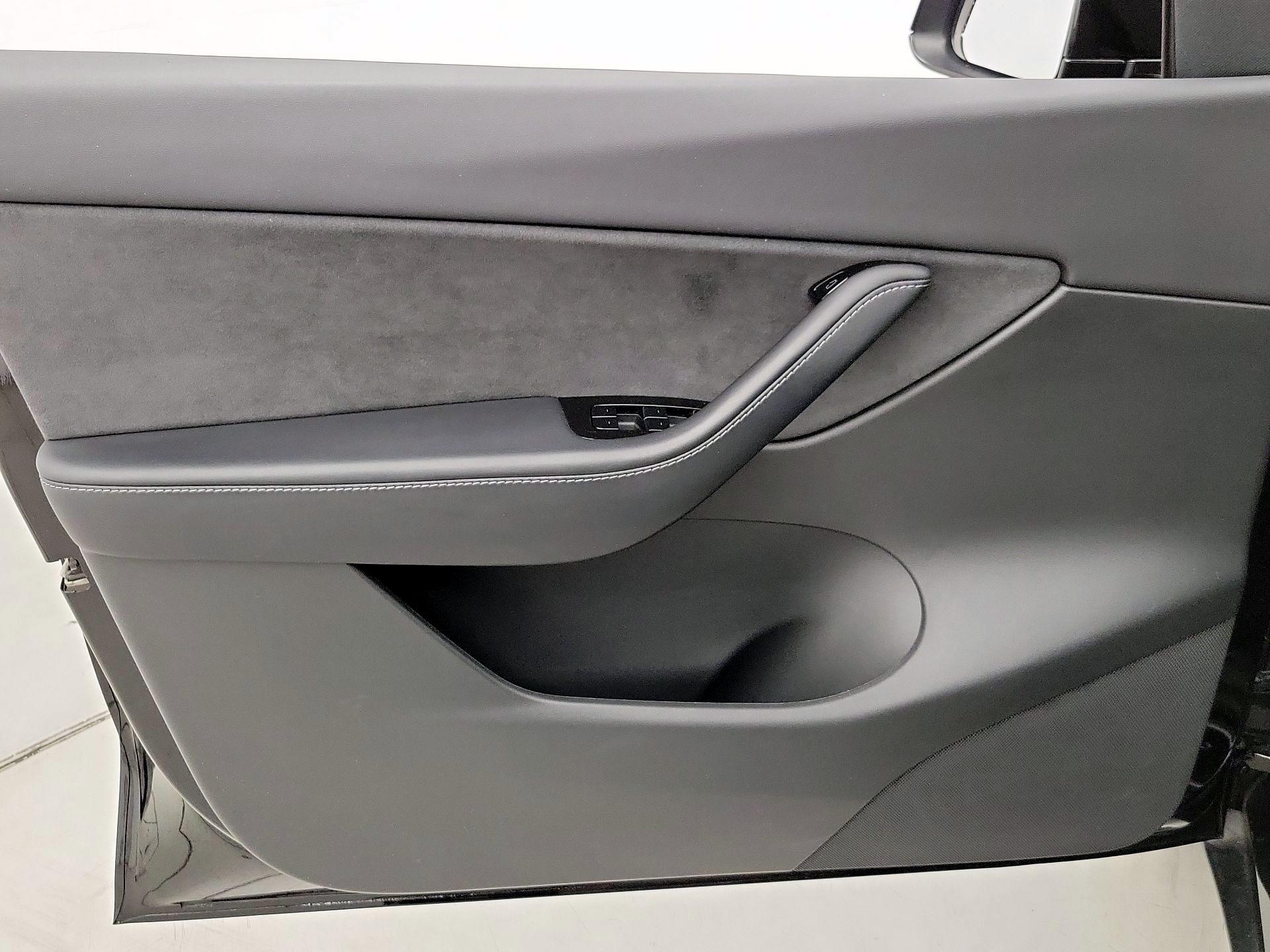 Thumbnail: 2020 Tesla Model Y - 12