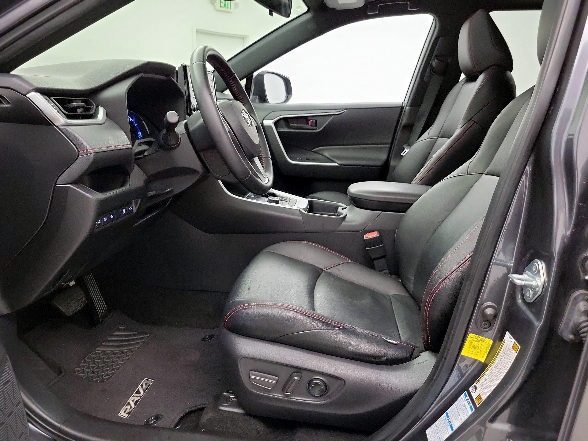 Thumbnail: 2021 Toyota RAV4 - 11