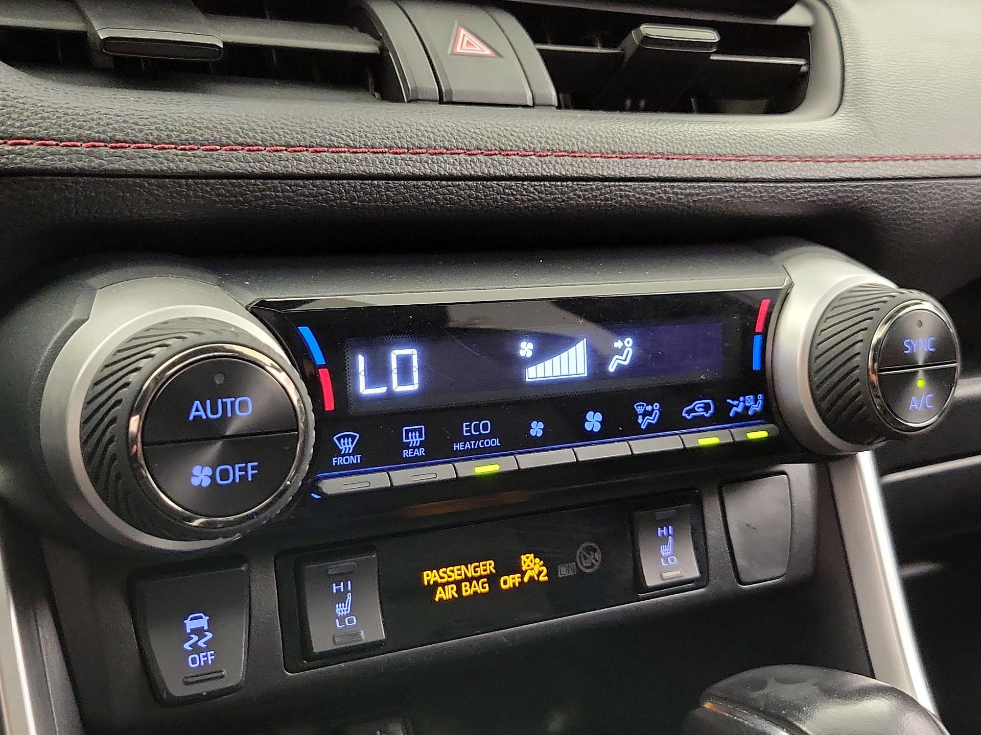 Thumbnail: 2021 Toyota RAV4 - 16