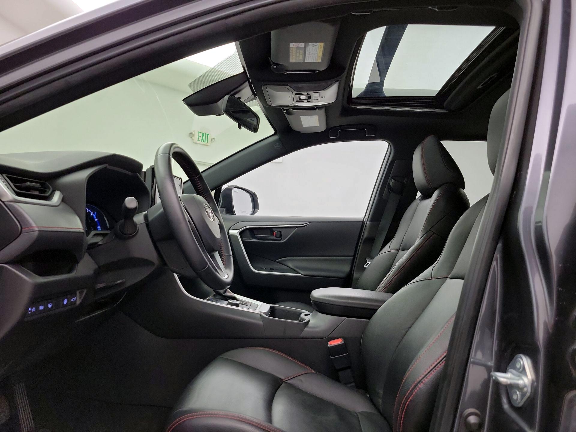 Thumbnail: 2021 Toyota RAV4 - 19