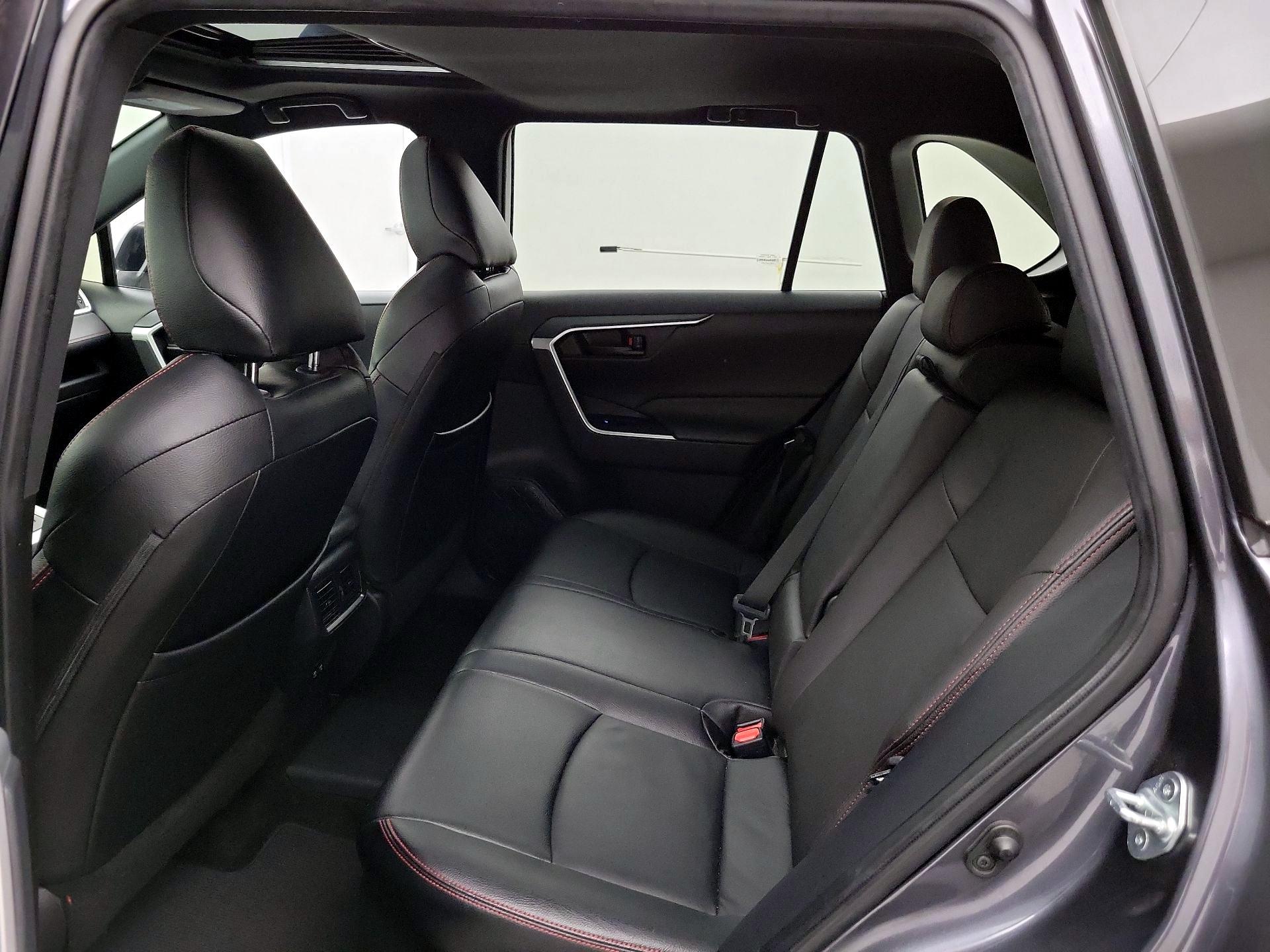 Thumbnail: 2021 Toyota RAV4 - 20