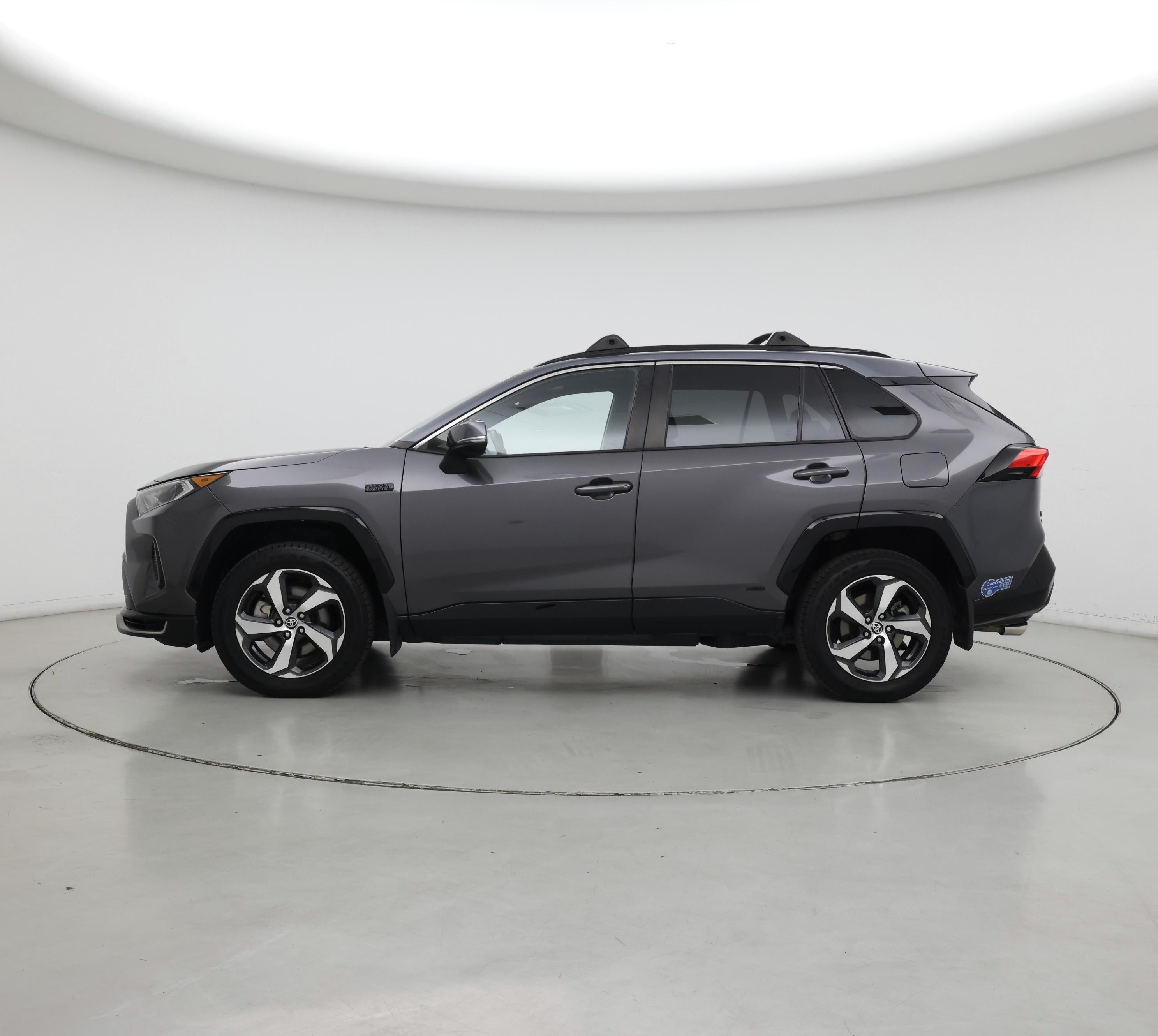 Thumbnail: 2021 Toyota RAV4 - 3