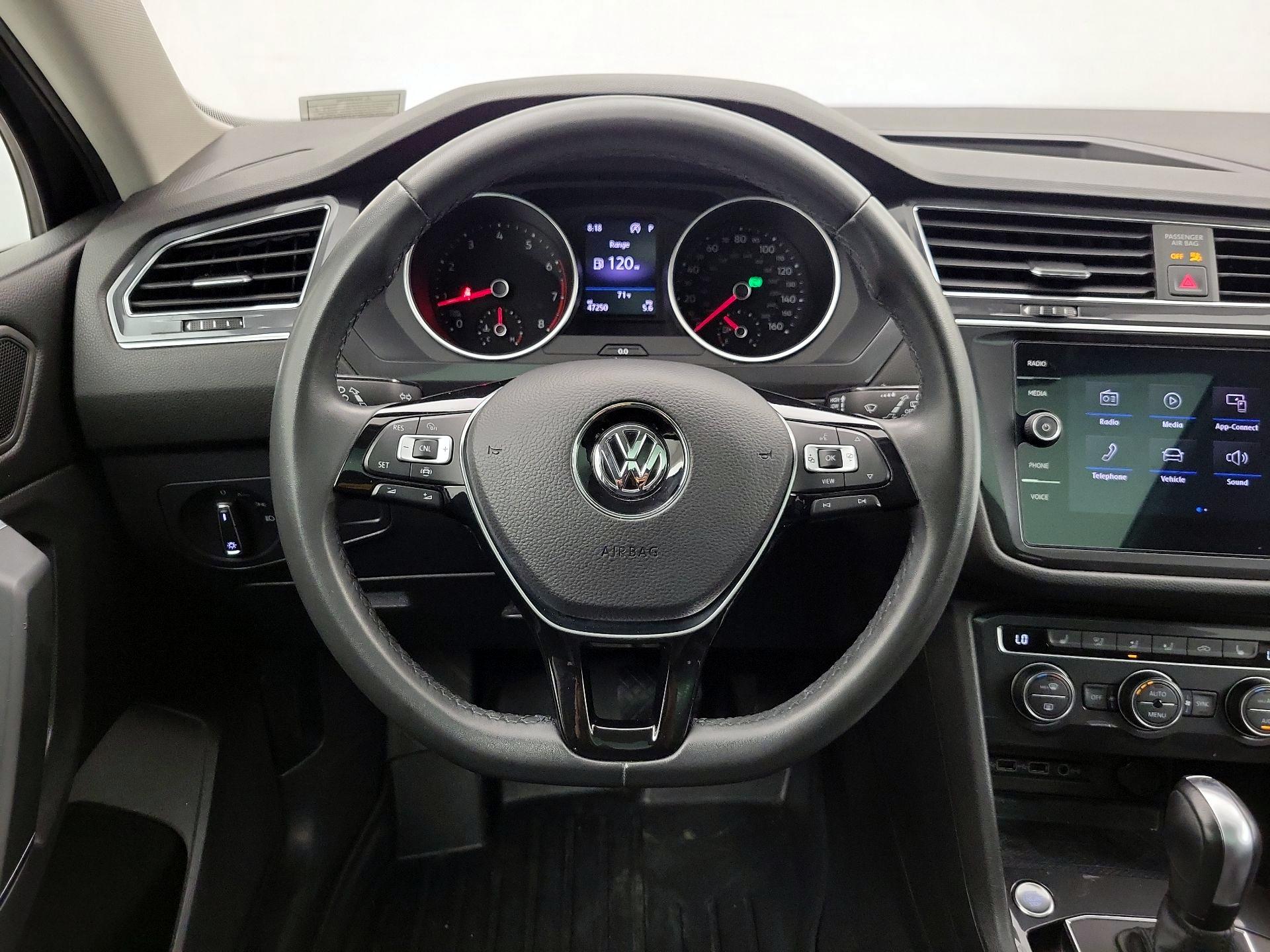 Thumbnail: 2020 Volkswagen Tiguan - 10
