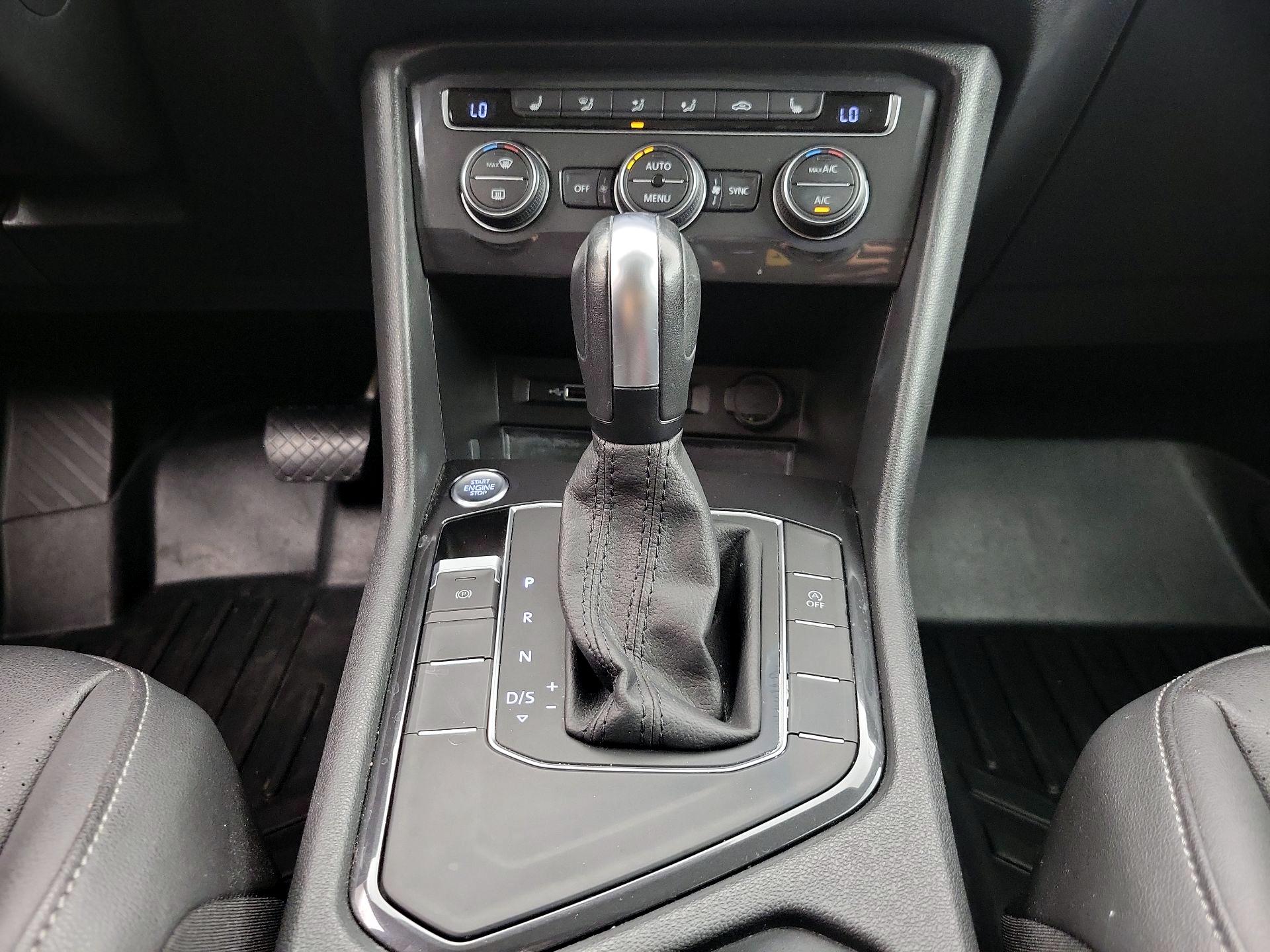 Thumbnail: 2020 Volkswagen Tiguan - 17