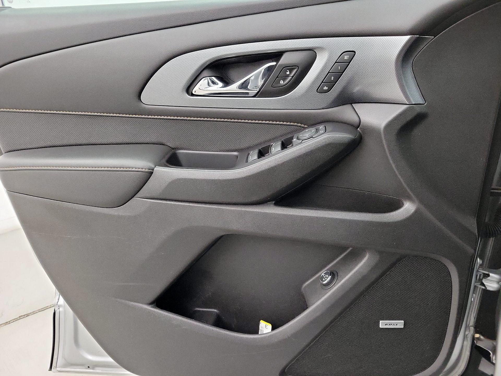 Thumbnail: 2019 Chevrolet Traverse - 12