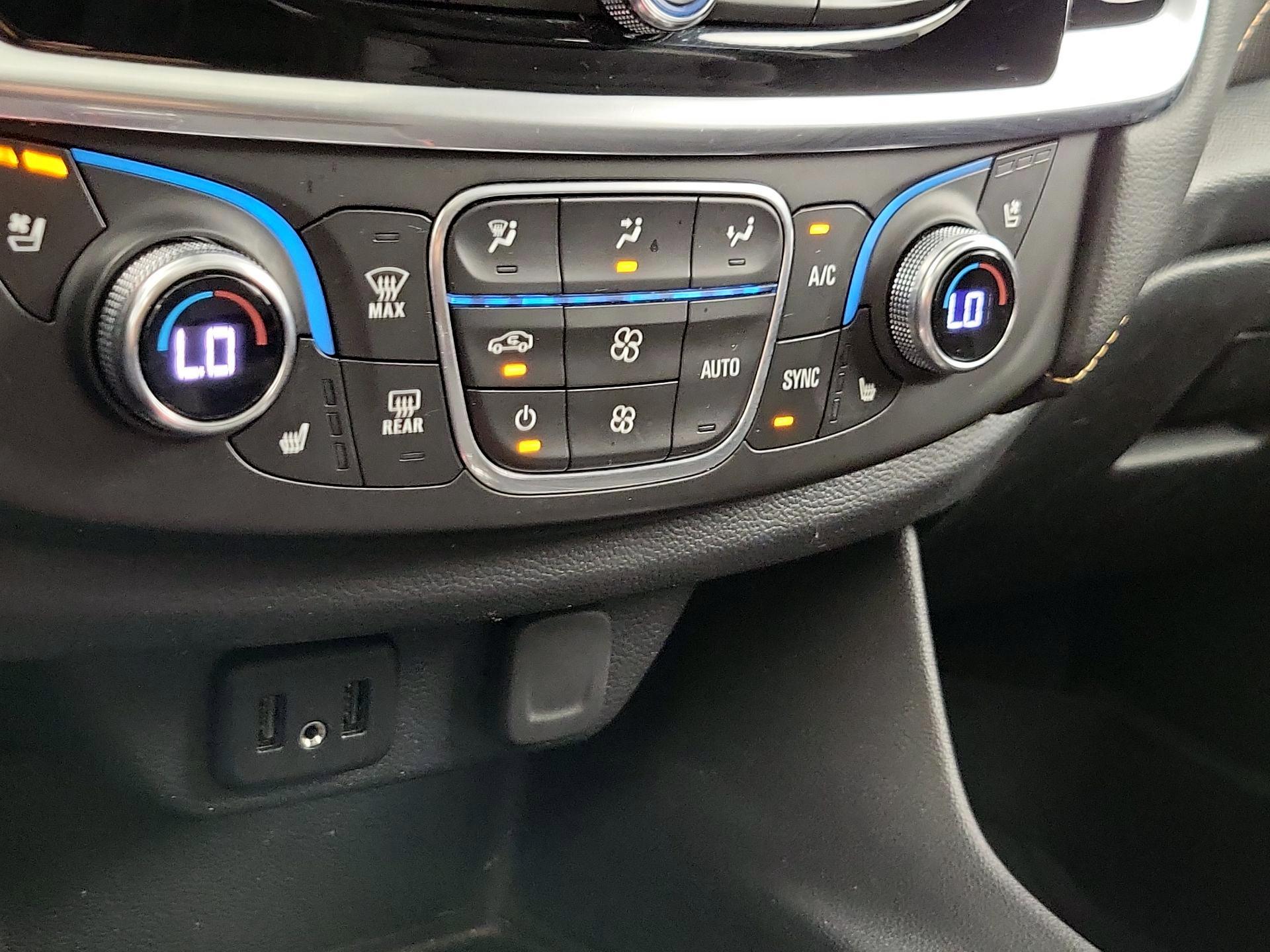 Thumbnail: 2019 Chevrolet Traverse - 17