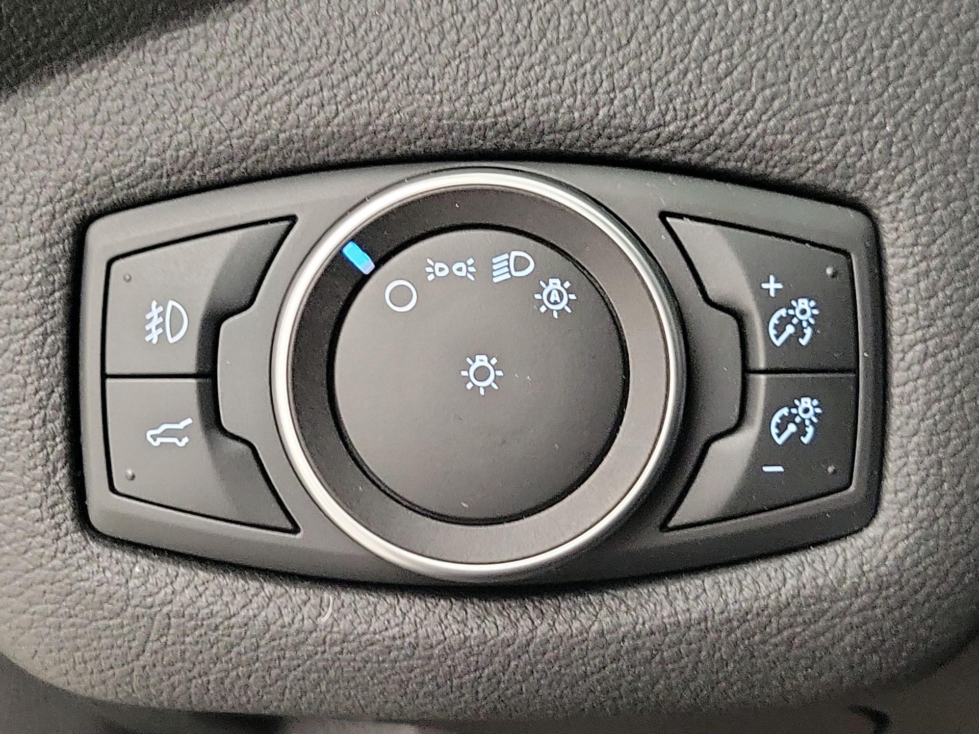 Thumbnail: 2017 Ford Escape - 13