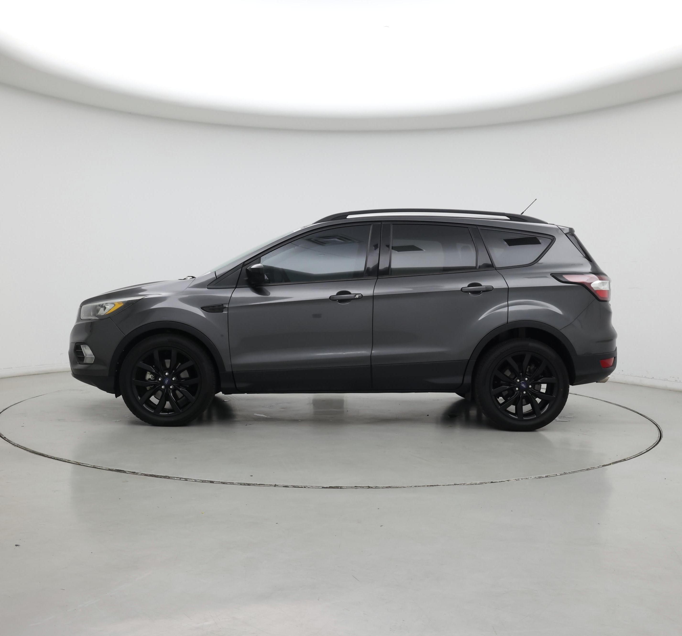 Thumbnail: 2017 Ford Escape - 3