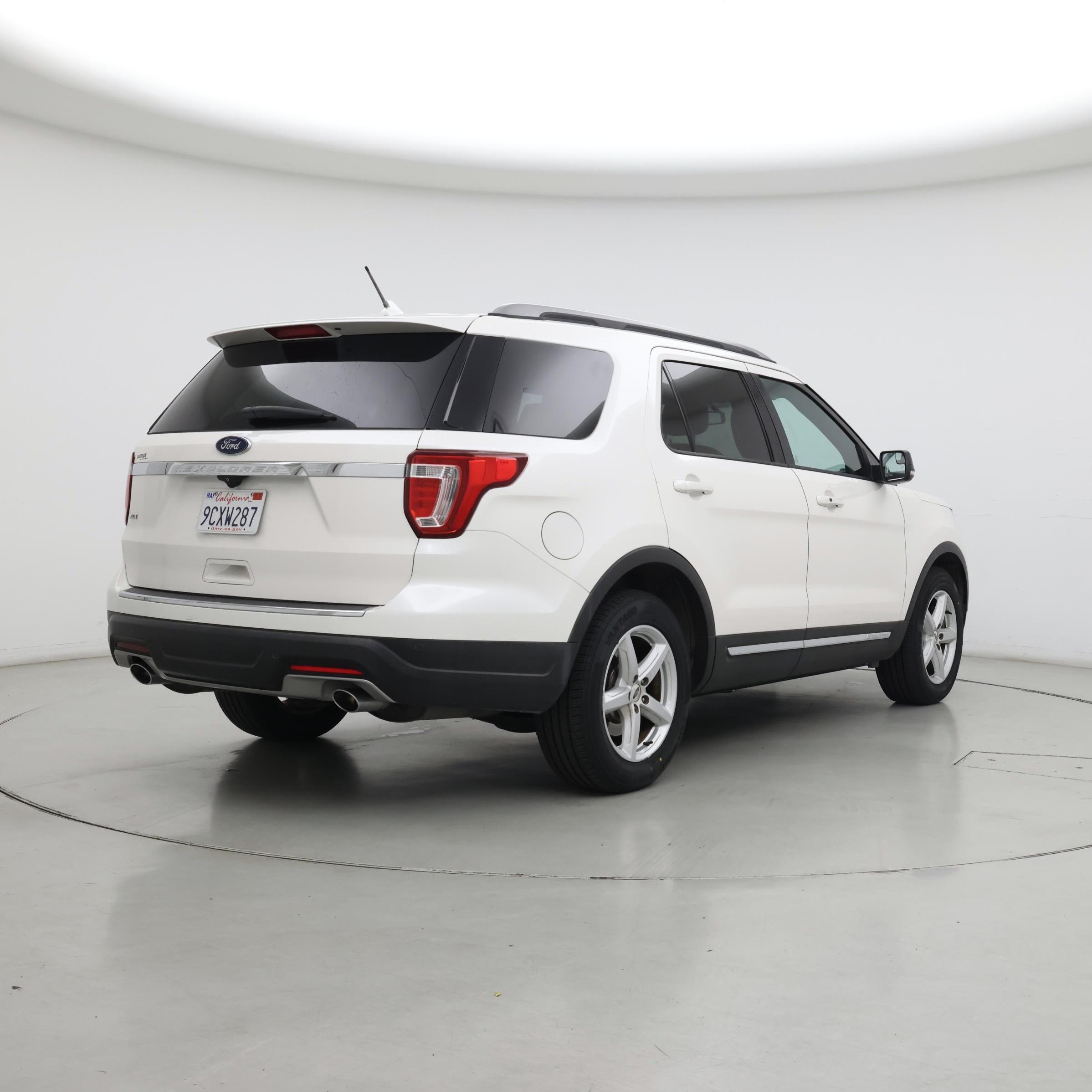 Thumbnail: 2018 Ford Explorer - 8