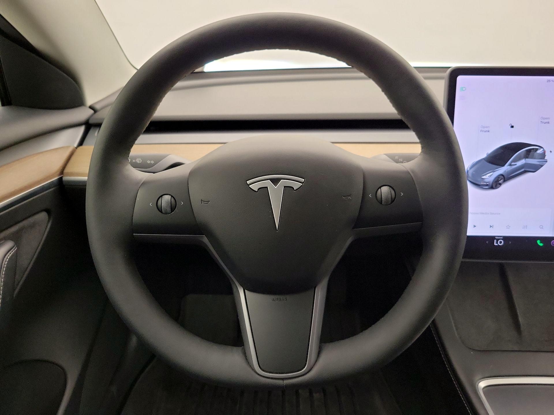 Thumbnail: 2022 Tesla Model 3 - 10