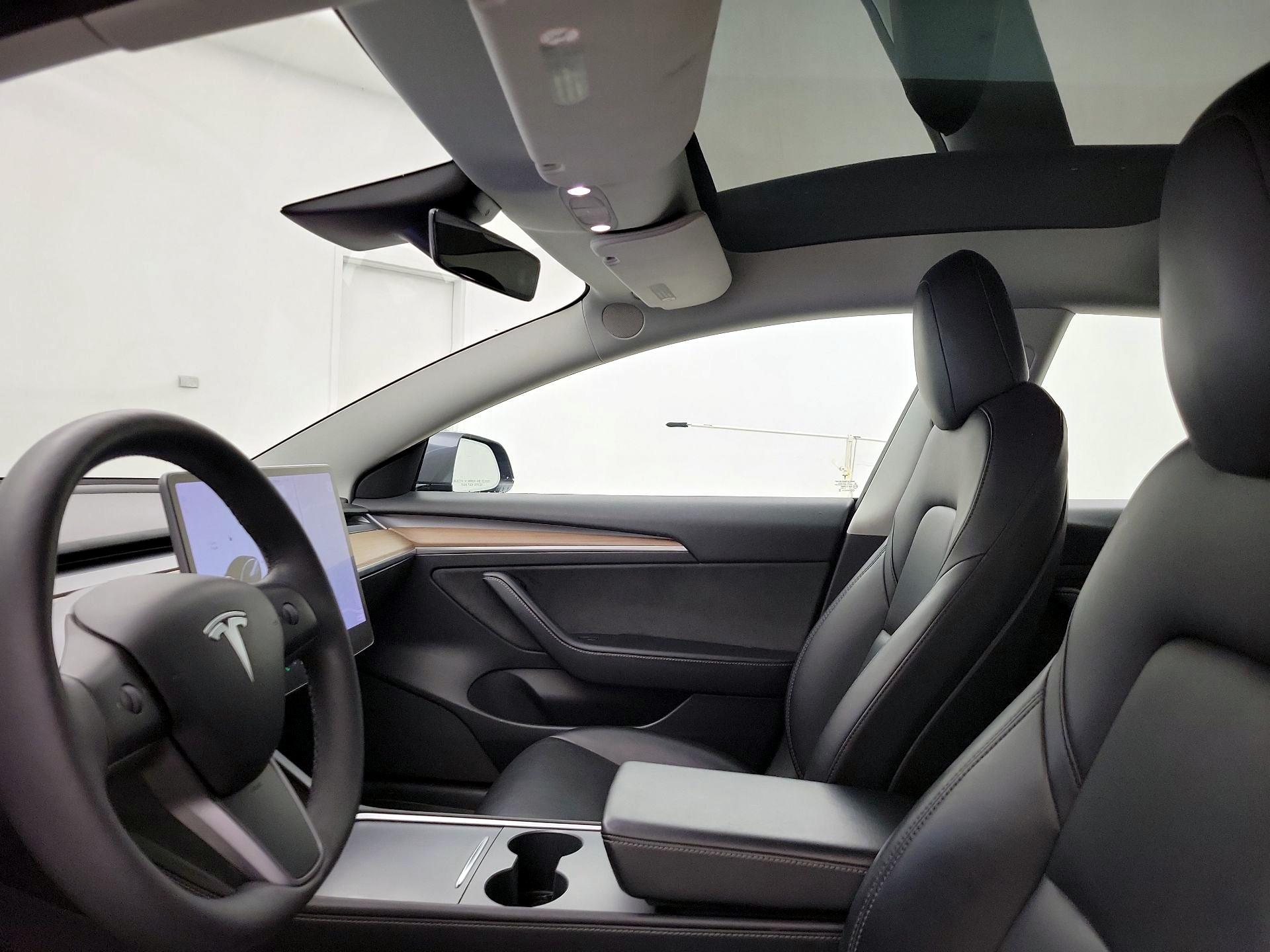 Thumbnail: 2022 Tesla Model 3 - 19