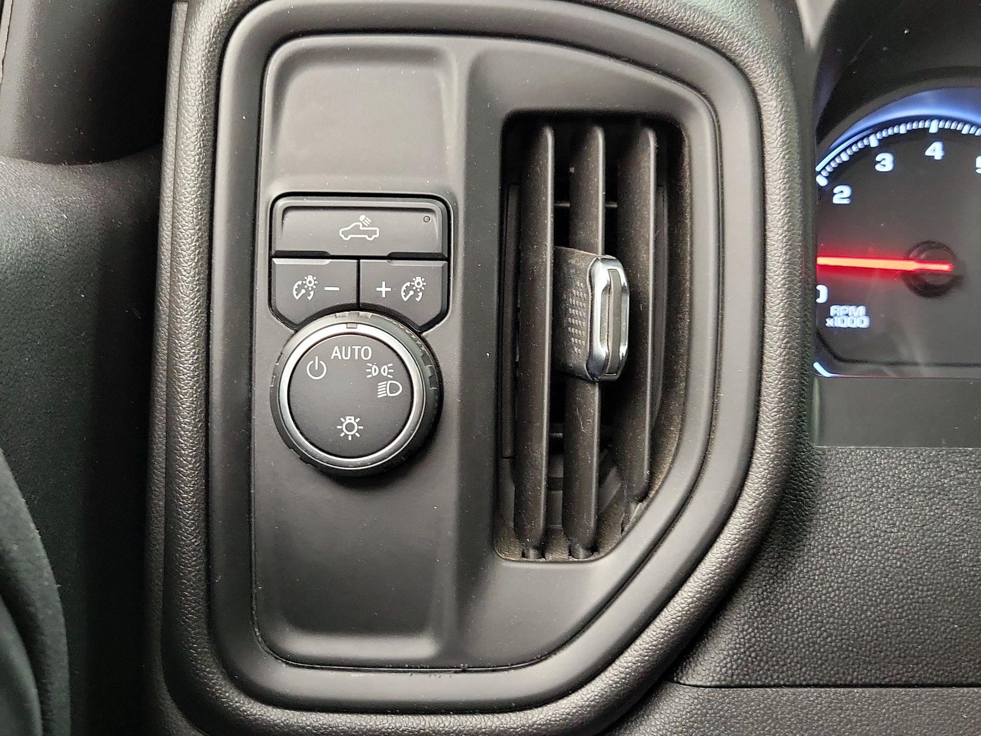 Thumbnail: 2020 Chevrolet Silverado 1500 - 13