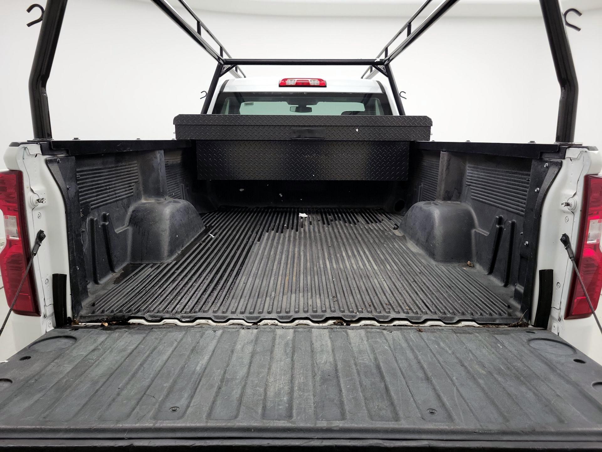 Thumbnail: 2020 Chevrolet Silverado 1500 - 19