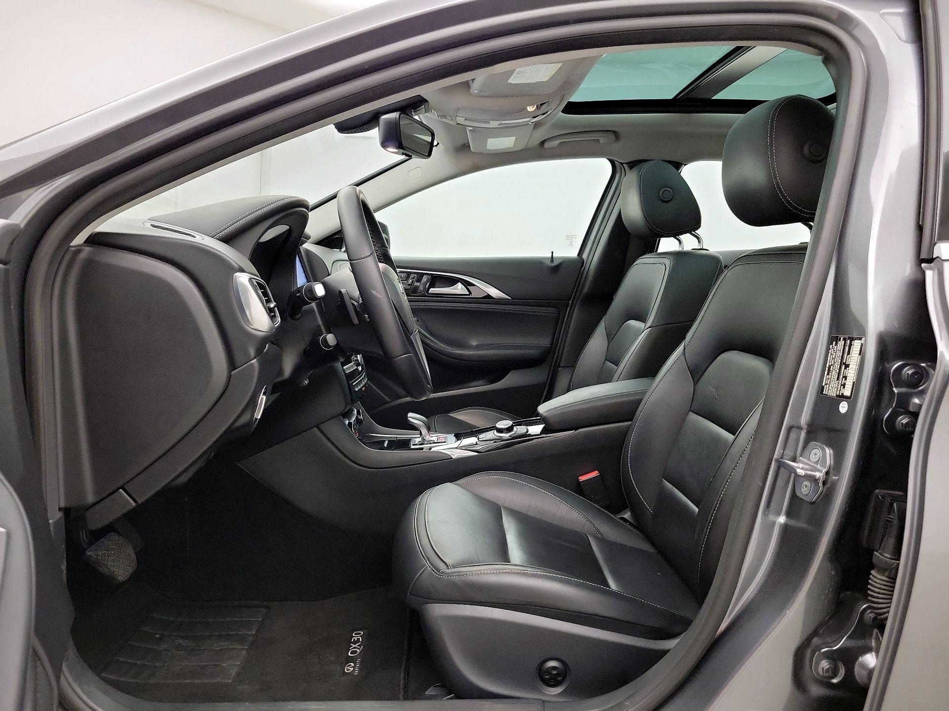 Thumbnail: 2019 INFINITI QX30 - 11