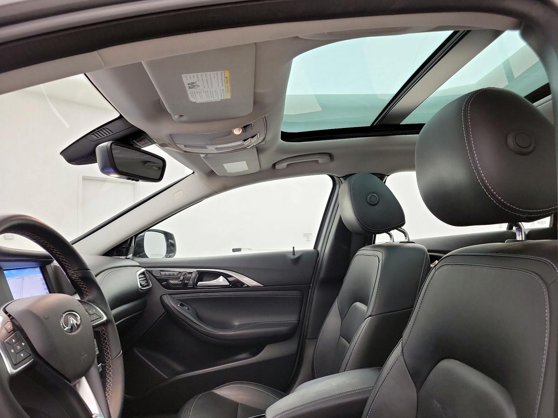 Thumbnail: 2019 INFINITI QX30 - 20
