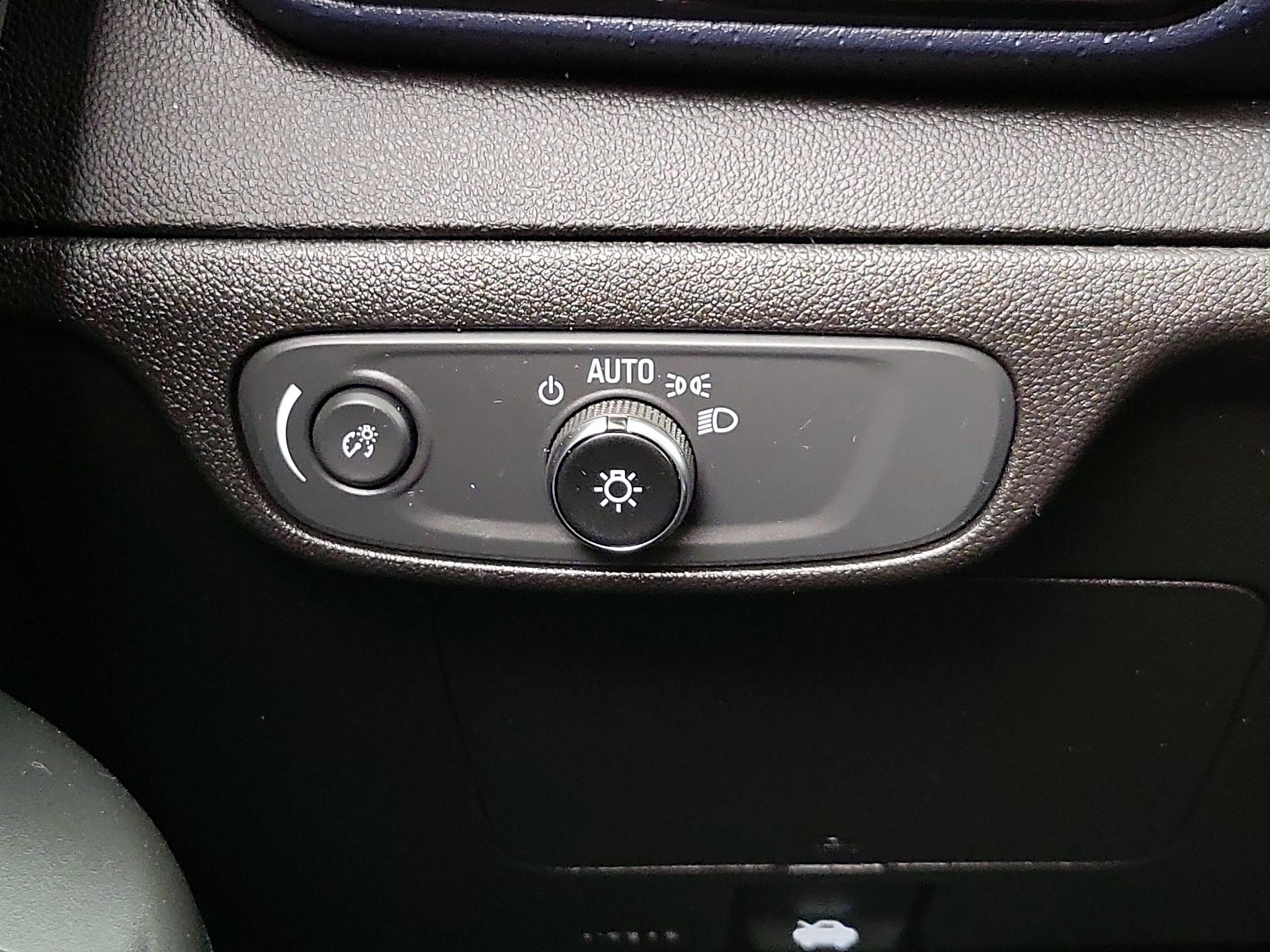 Thumbnail: 2023 Chevrolet Bolt EUV - 13