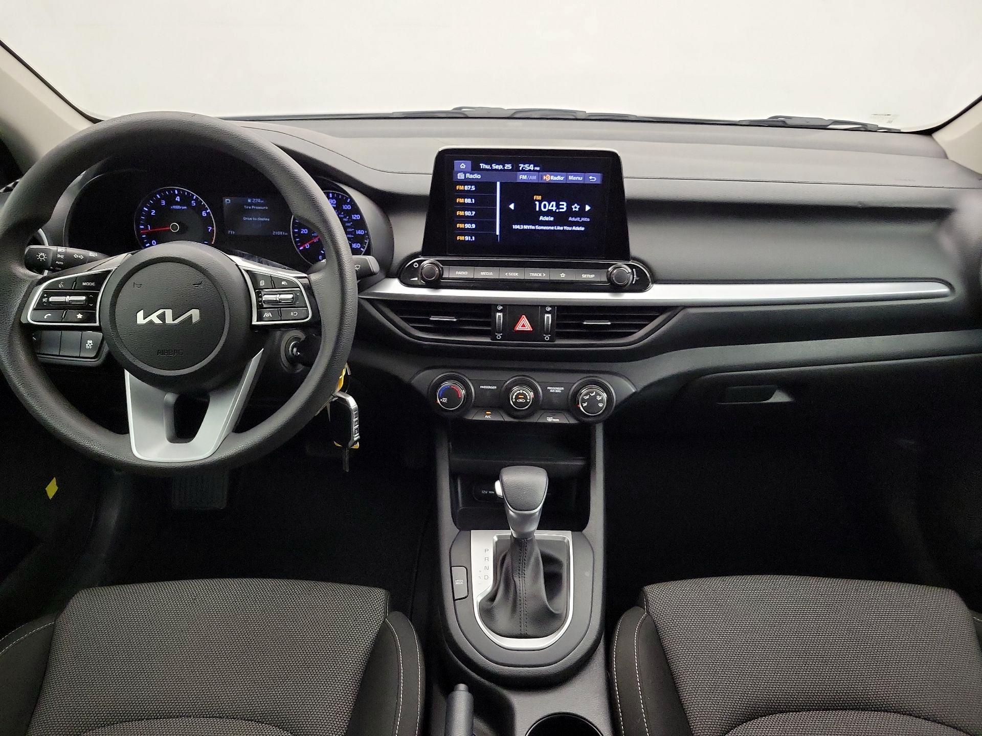 Thumbnail: 2023 Kia Forte - 9
