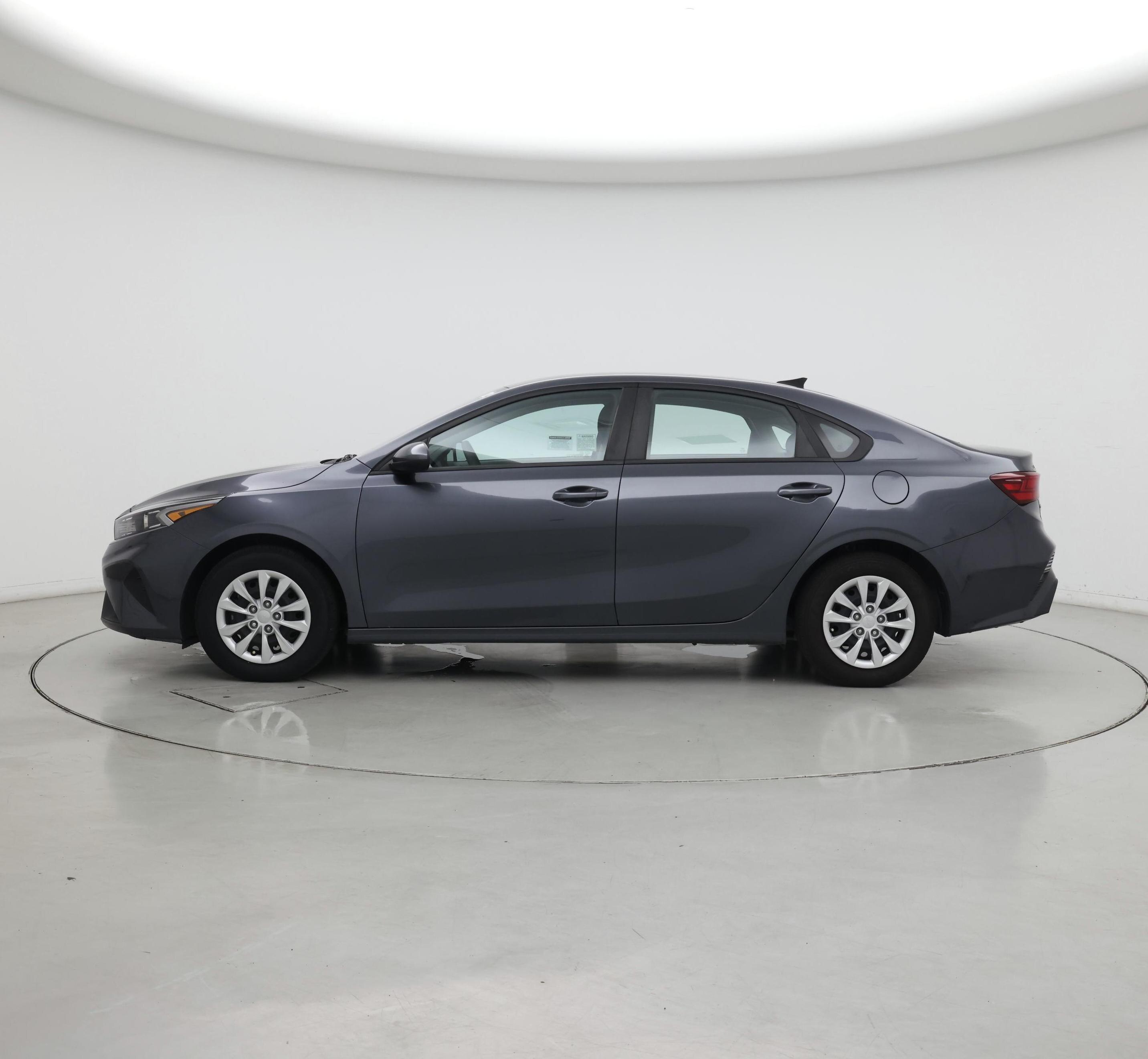 Thumbnail: 2023 Kia Forte - 3