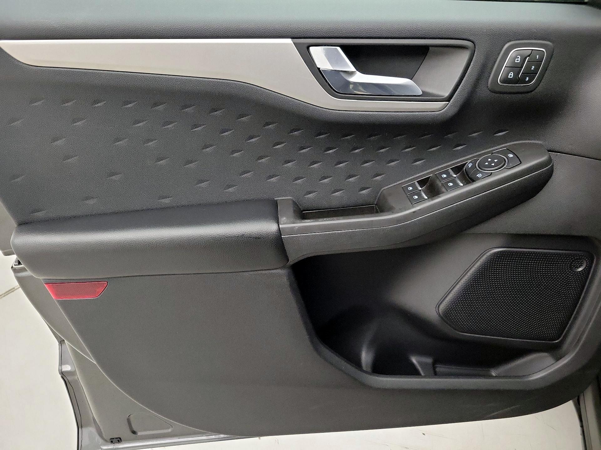 Thumbnail: 2020 Ford Escape - 12