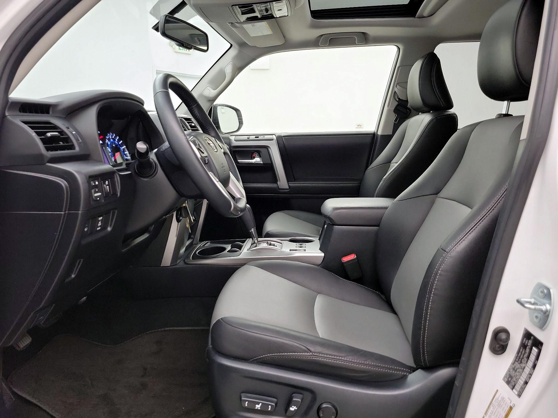 Thumbnail: 2016 Toyota 4Runner - 11