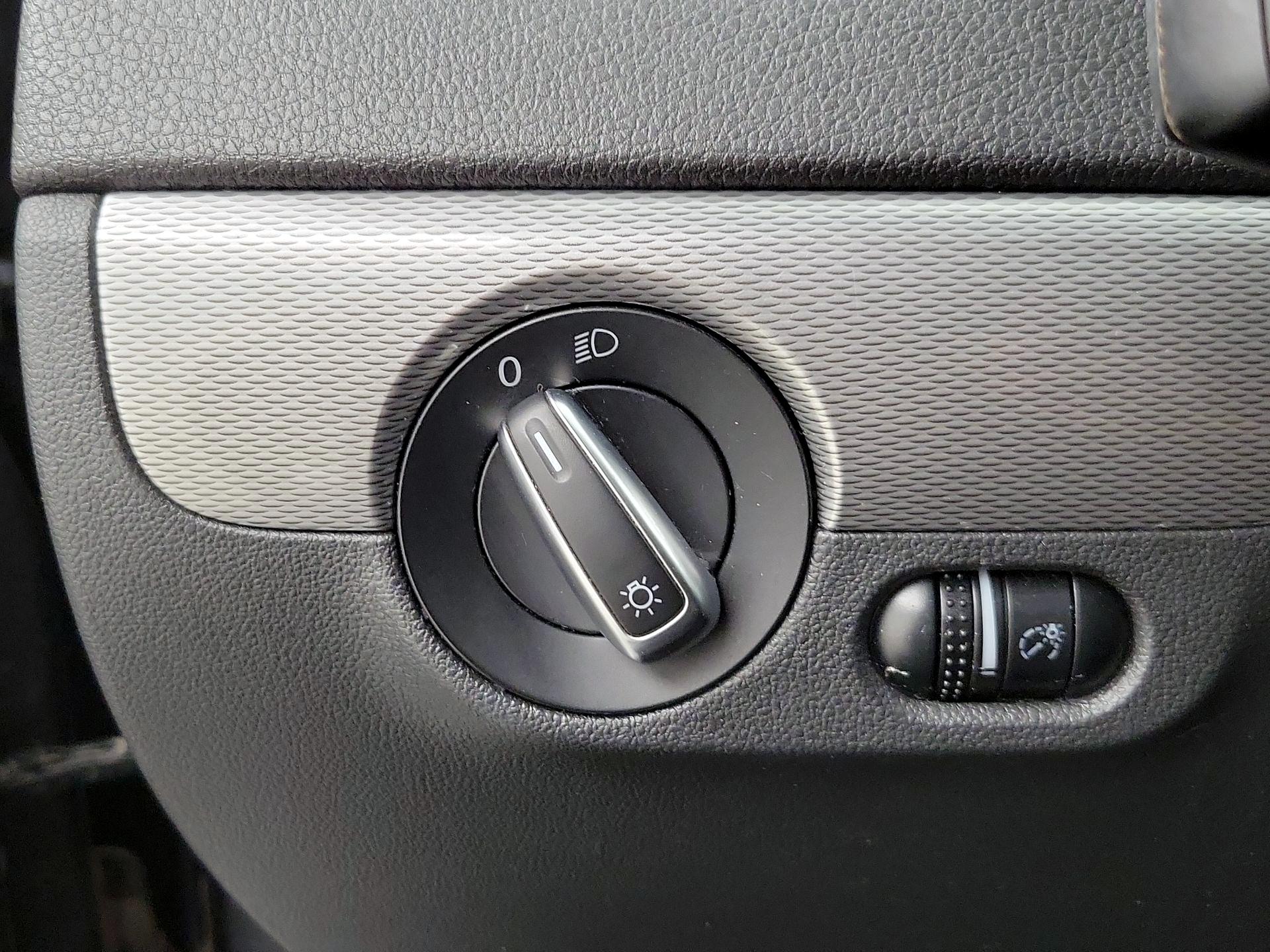 Thumbnail: 2015 Volkswagen Jetta - 13