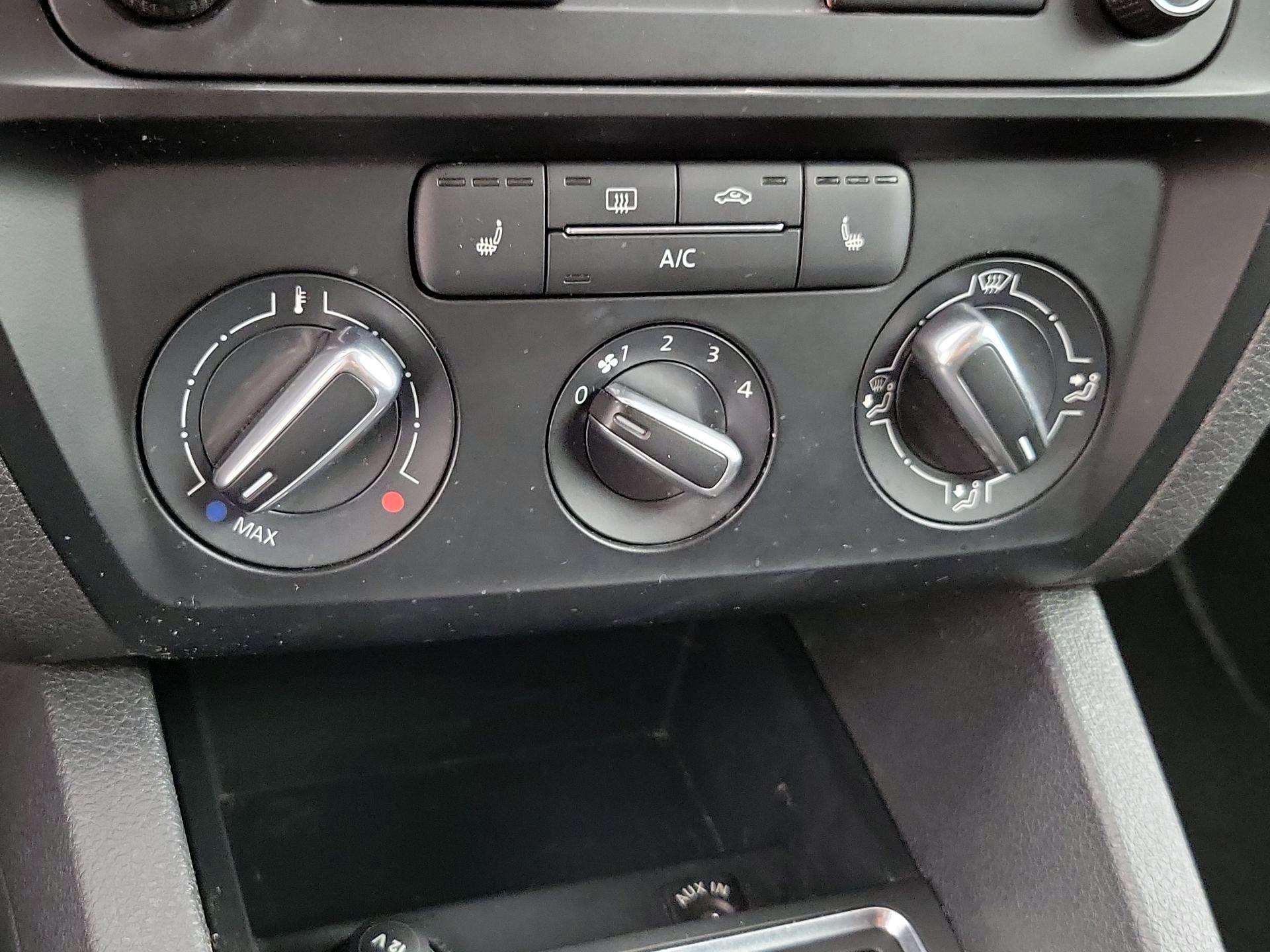 Thumbnail: 2015 Volkswagen Jetta - 15
