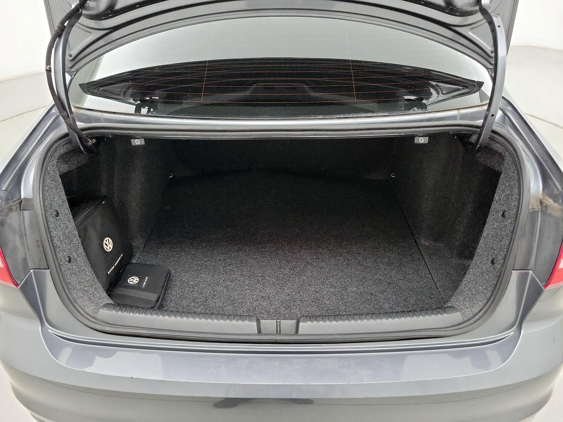 Thumbnail: 2015 Volkswagen Jetta - 19