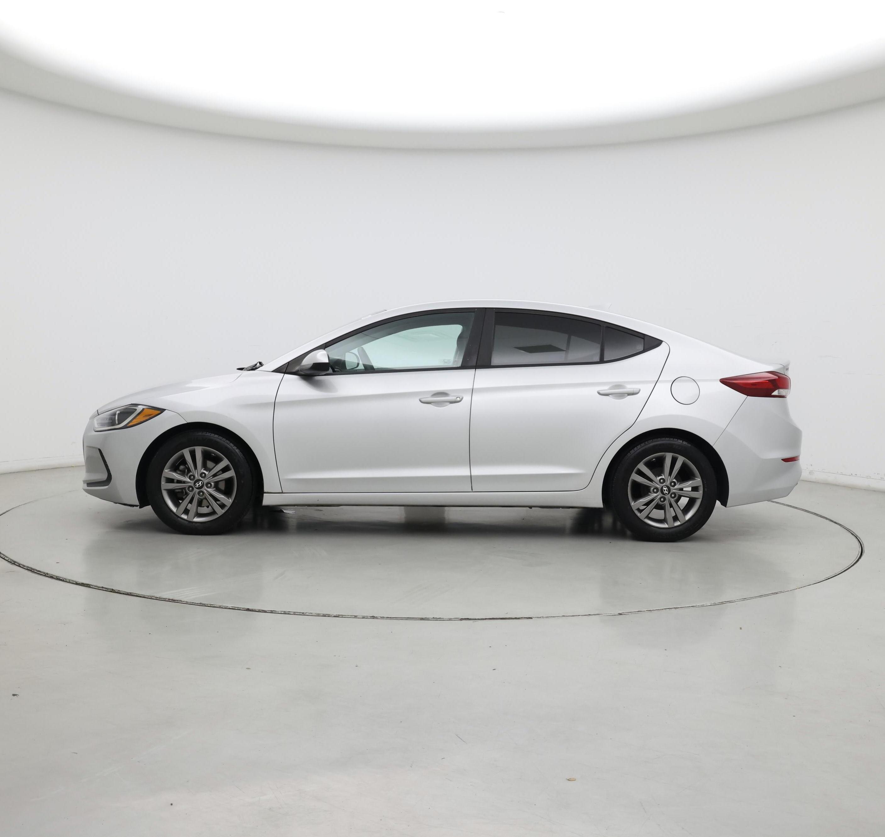Thumbnail: 2017 Hyundai Elantra - 3