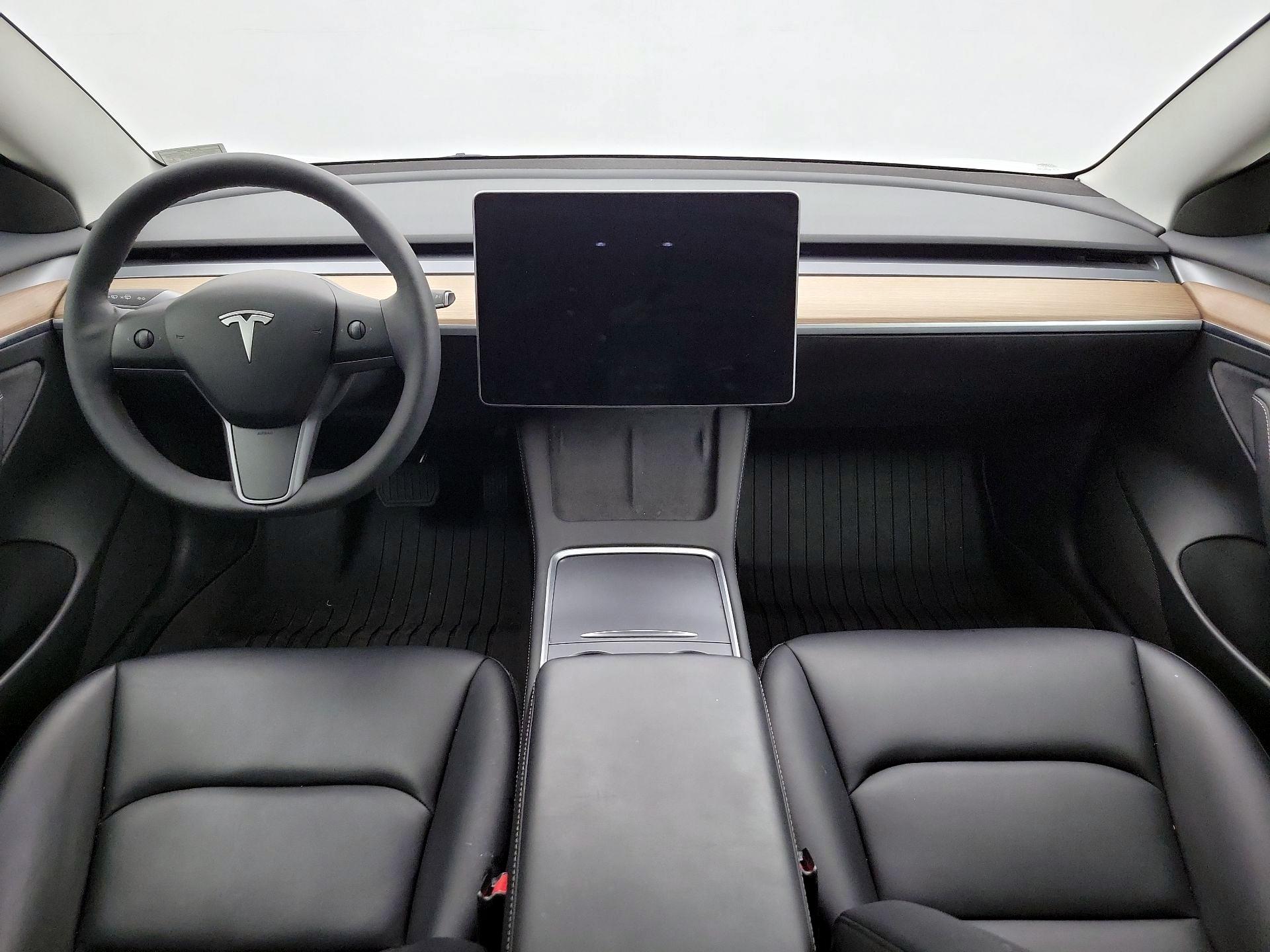 Thumbnail: 2023 Tesla Model 3 - 9
