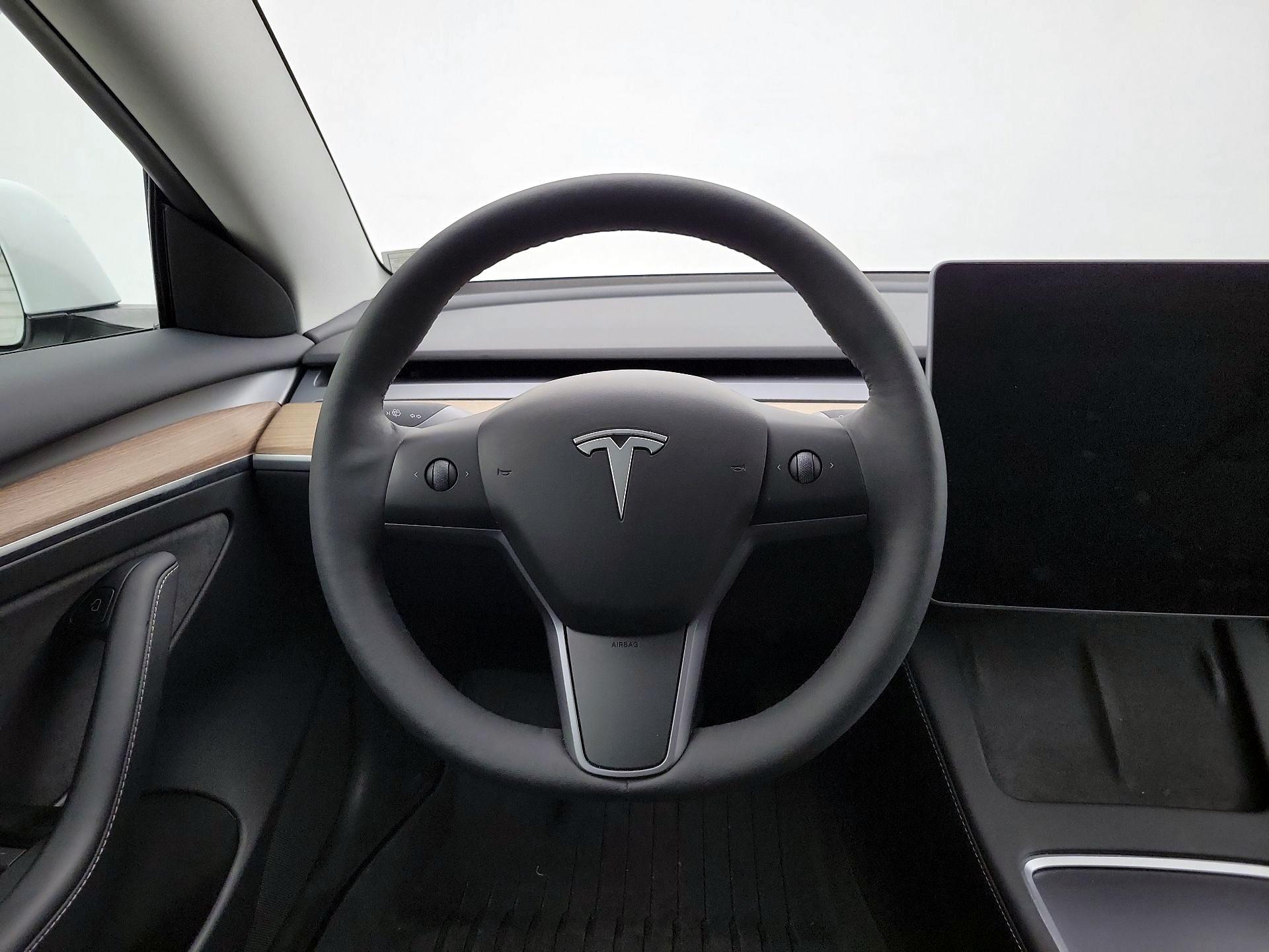 Thumbnail: 2023 Tesla Model 3 - 10