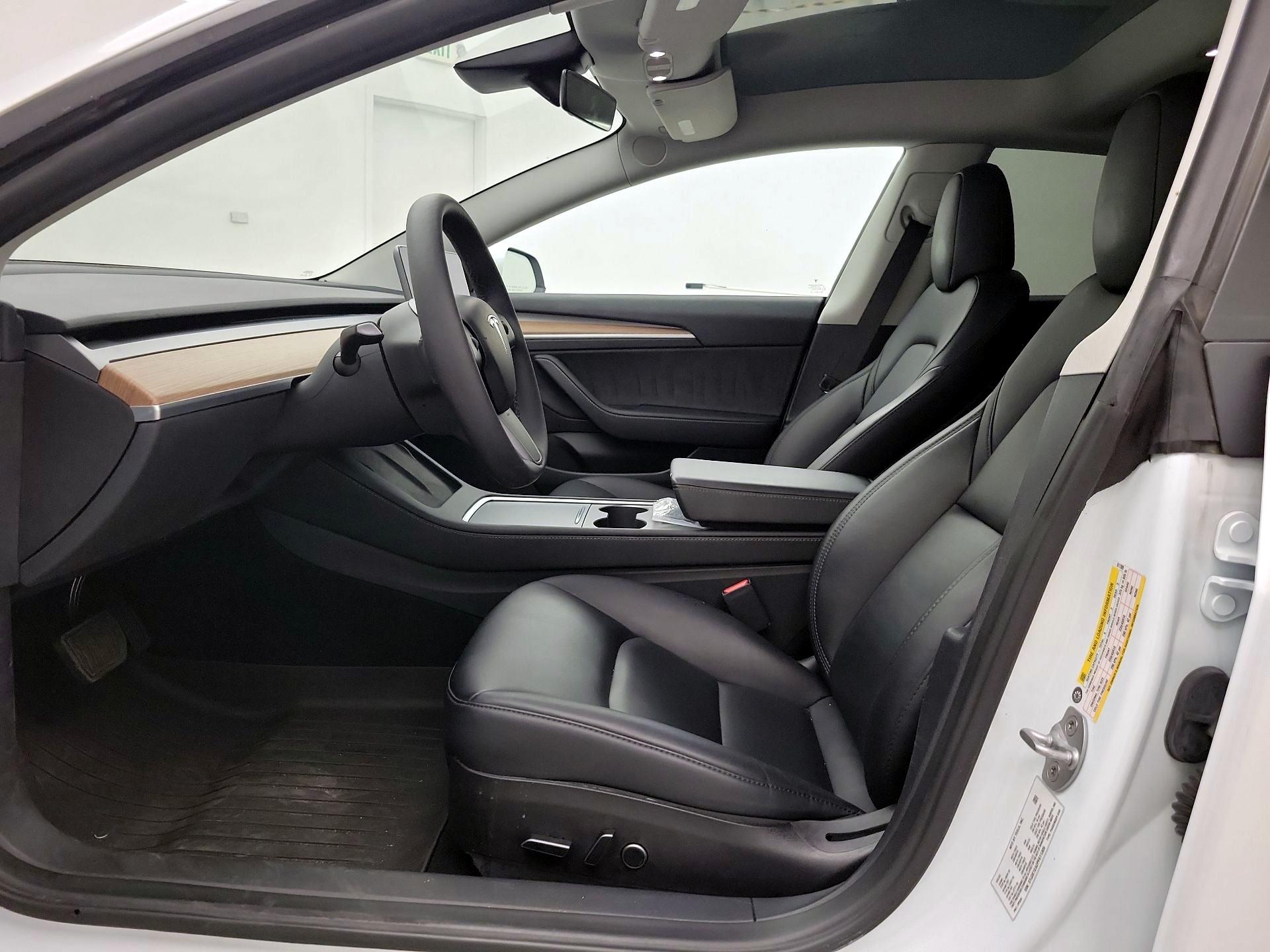 Thumbnail: 2023 Tesla Model 3 - 11