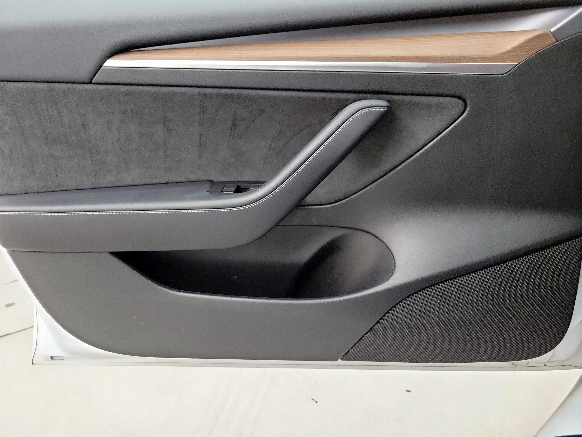 Thumbnail: 2023 Tesla Model 3 - 12