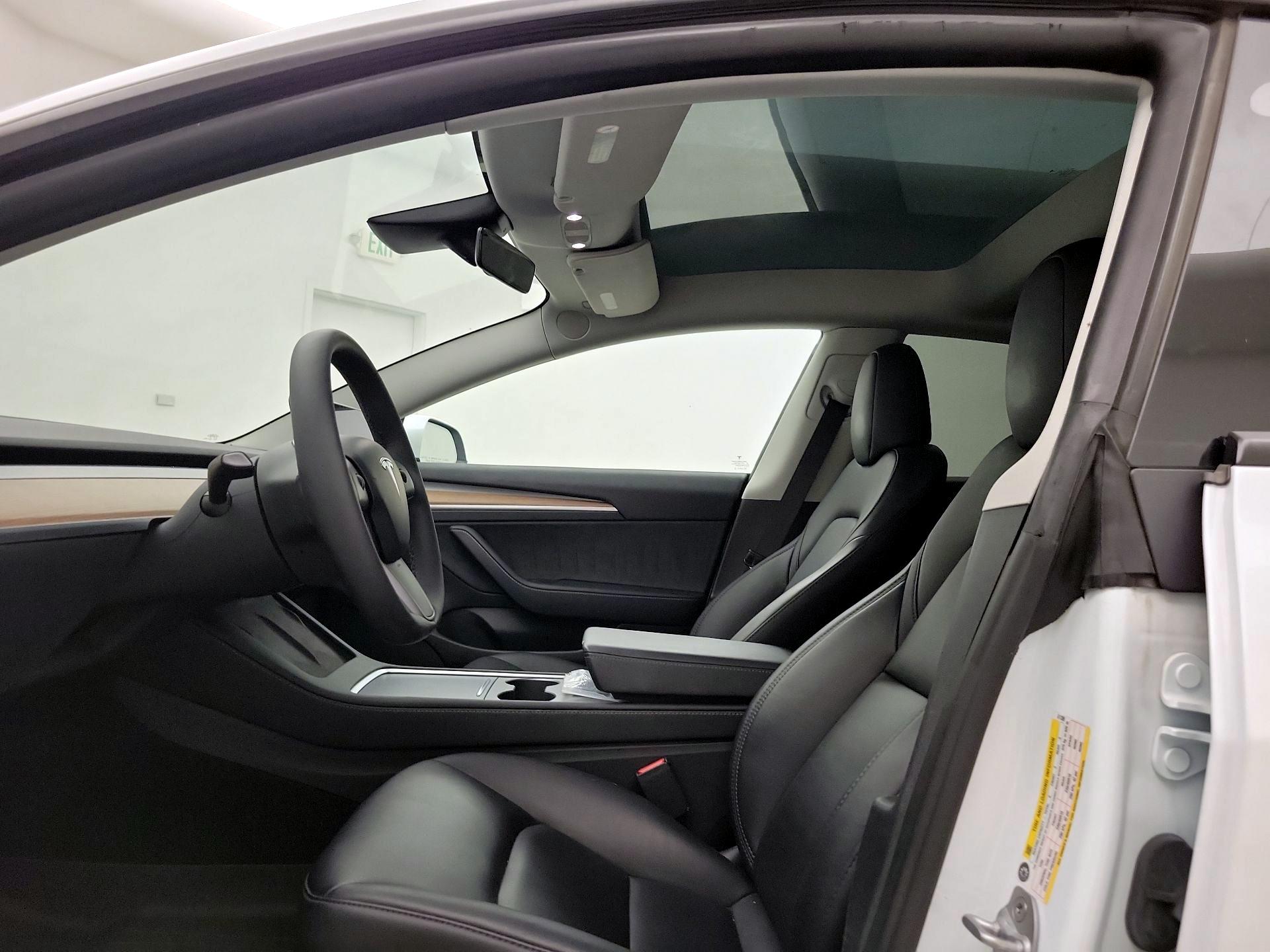 Thumbnail: 2023 Tesla Model 3 - 18