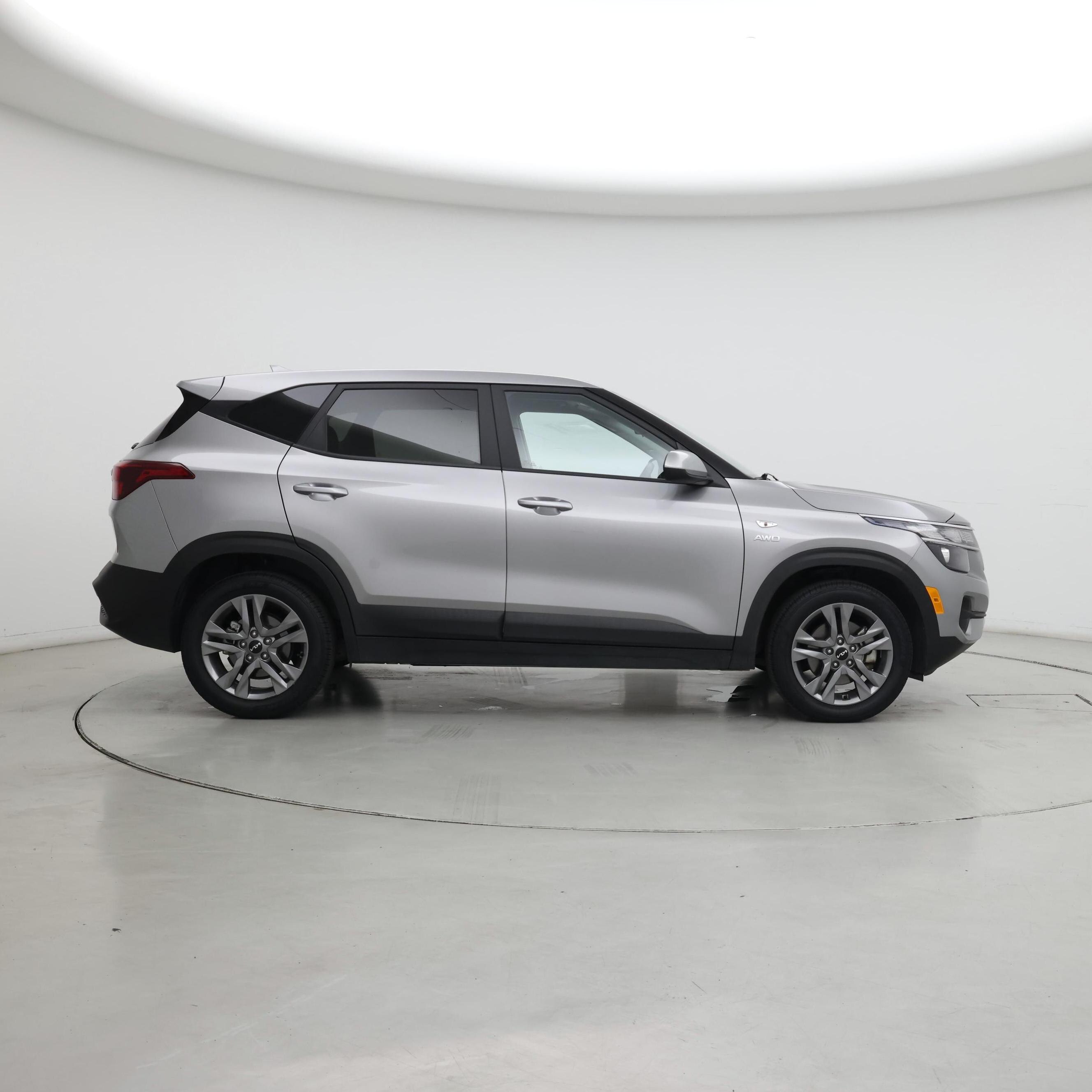 Thumbnail: 2023 Kia Seltos - 7