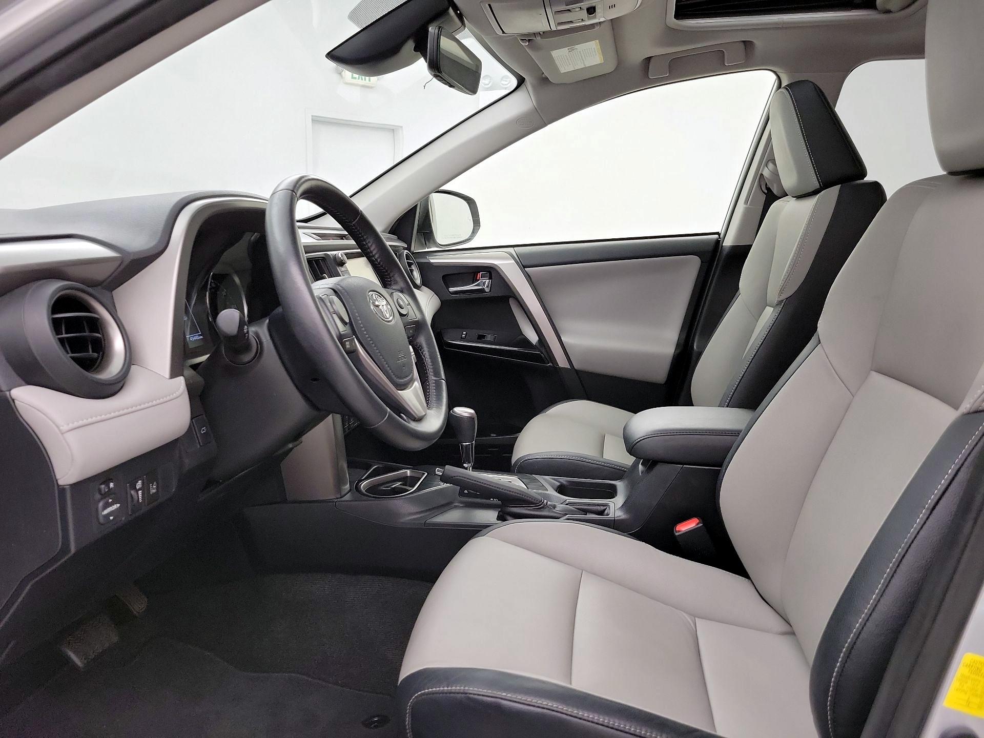 Thumbnail: 2016 Toyota RAV4 - 11