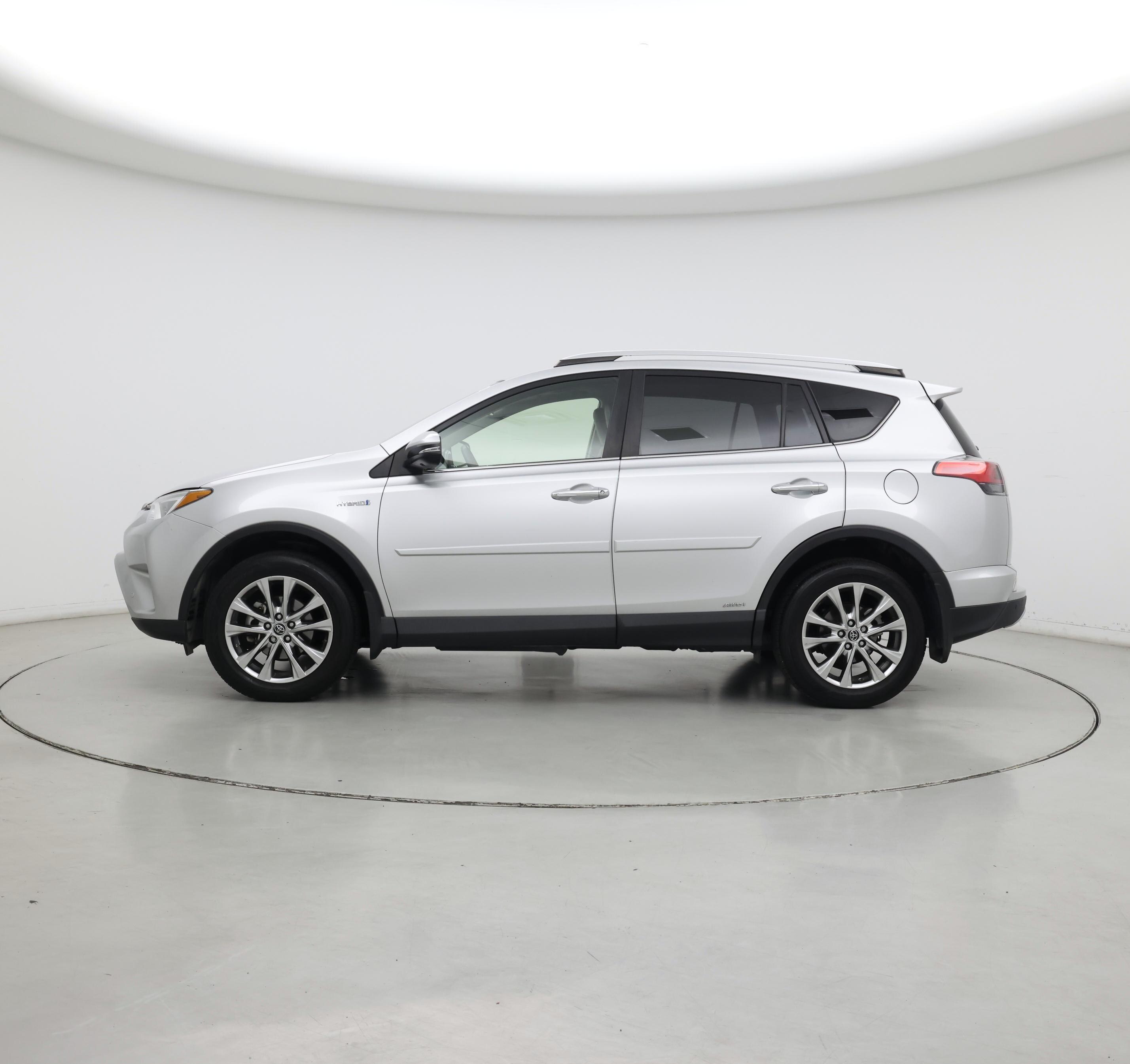 Thumbnail: 2016 Toyota RAV4 - 3