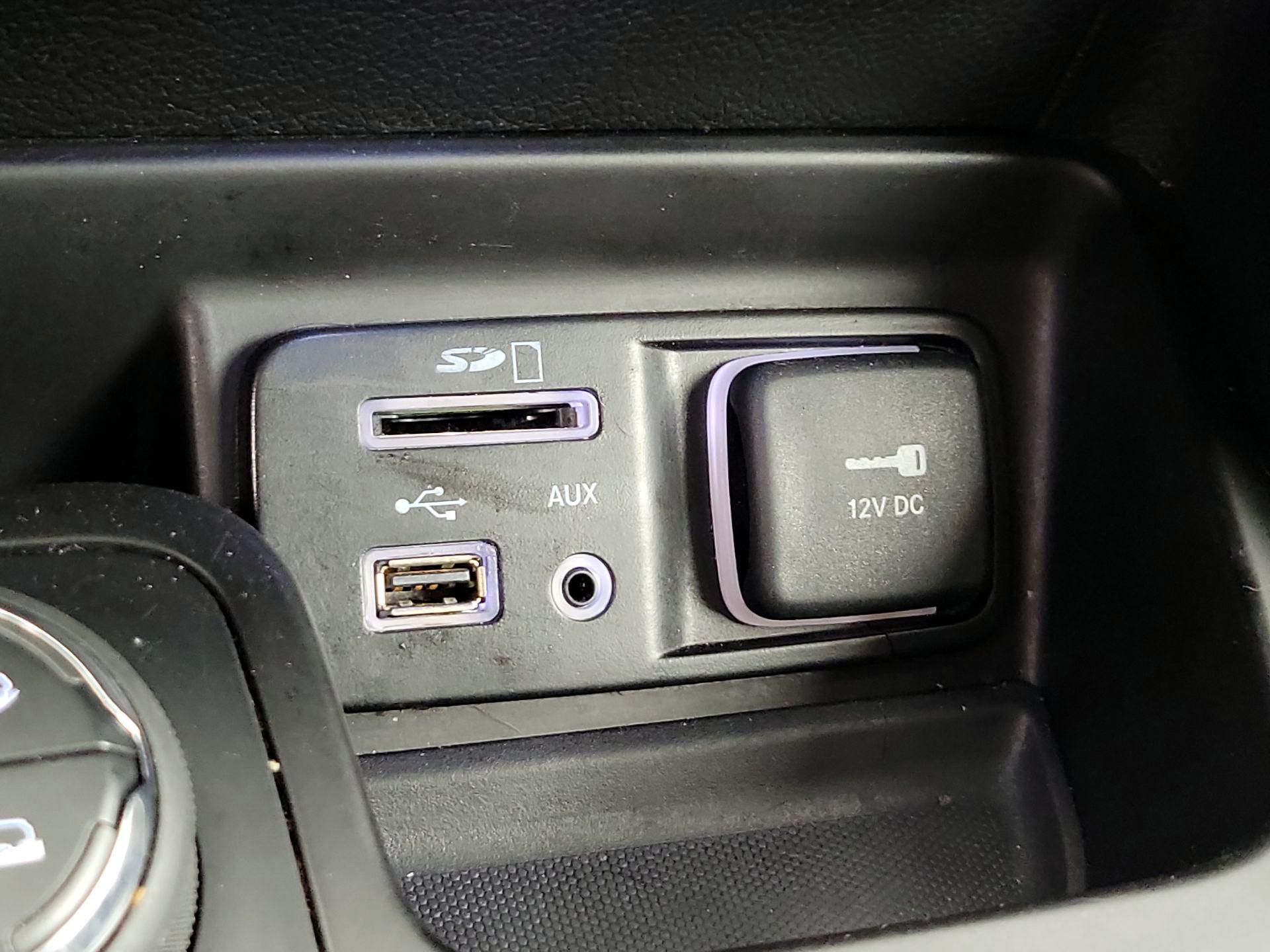 Thumbnail: 2017 Jeep Cherokee - 19