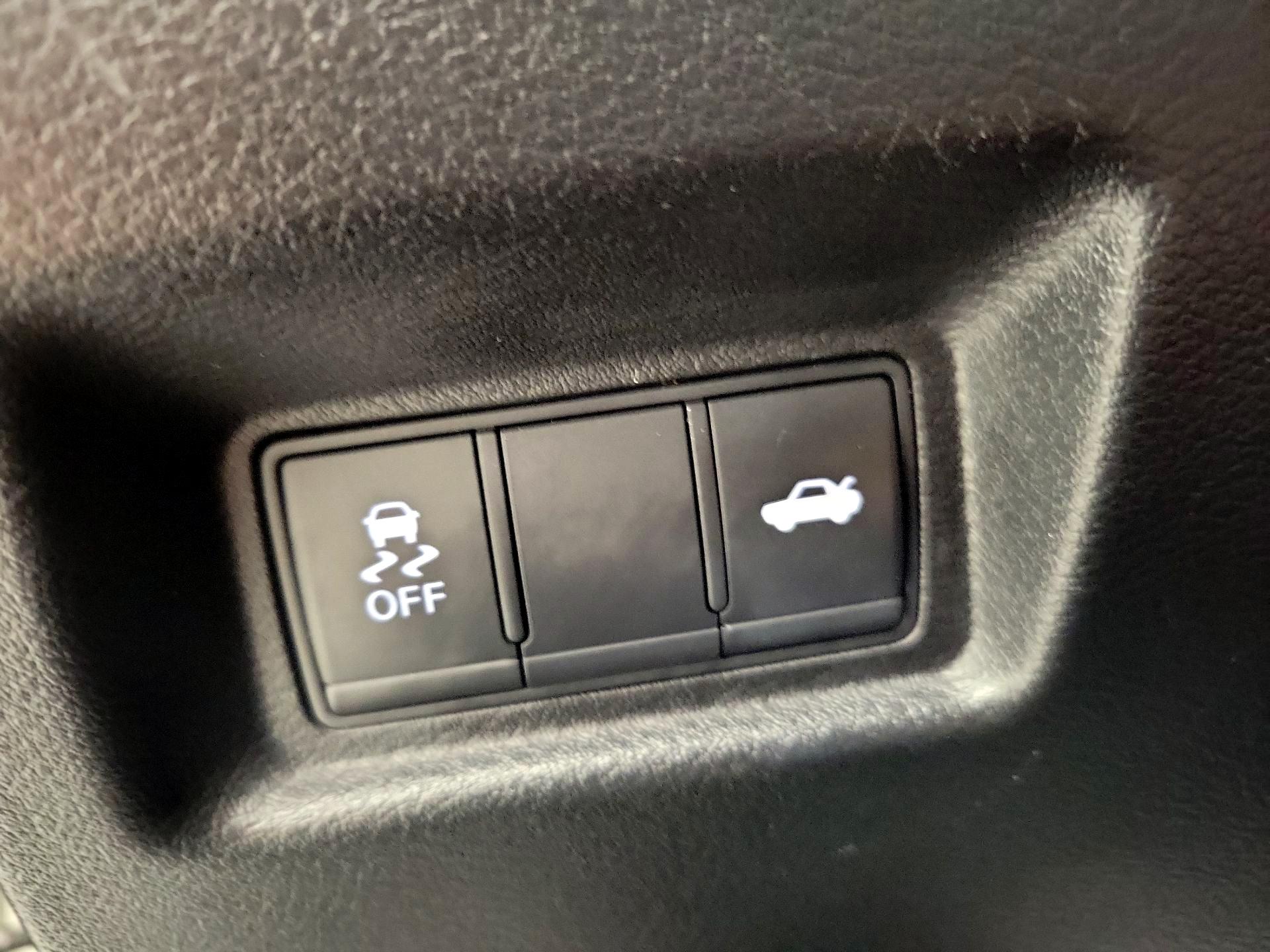 Thumbnail: 2019 INFINITI Q50 - 13