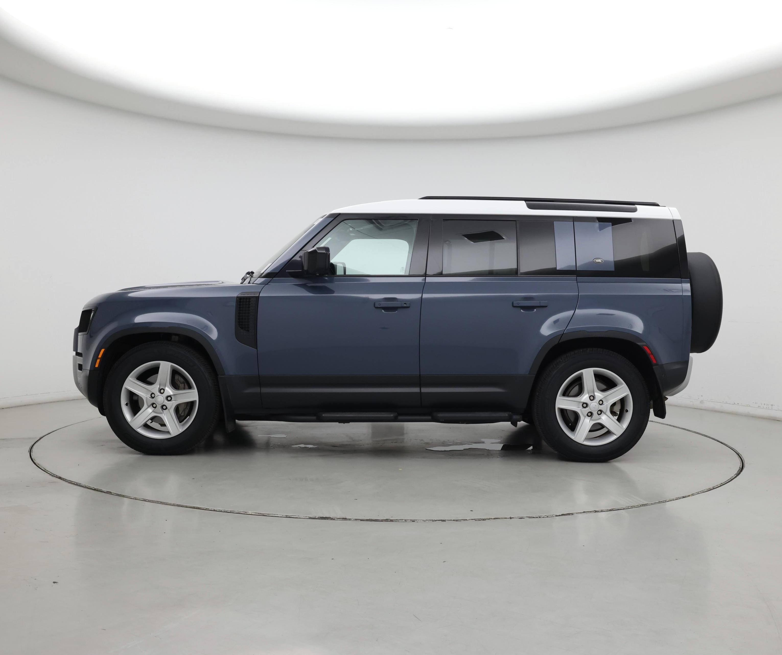 Thumbnail: 2022 Land Rover Defender - 3