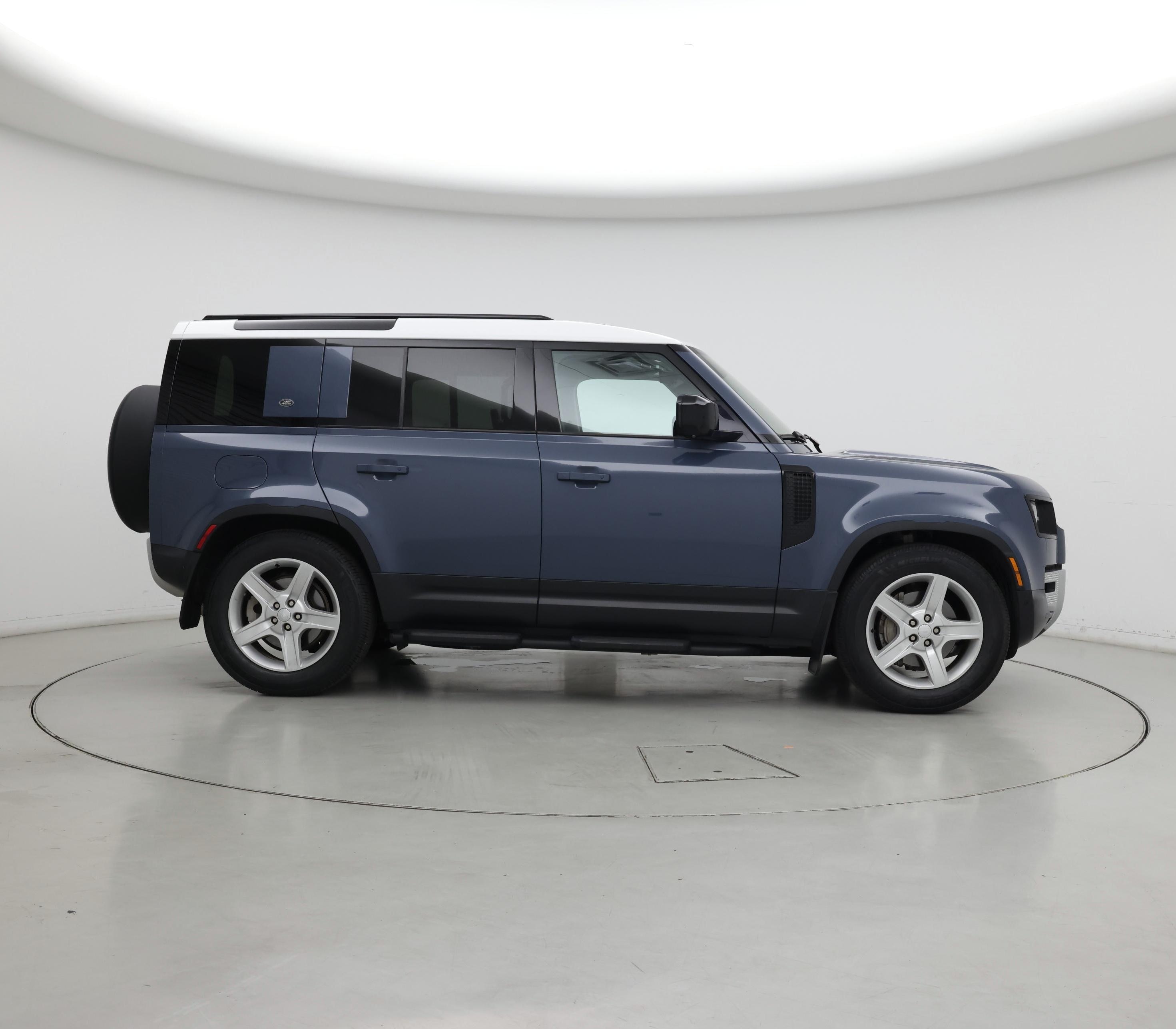 Thumbnail: 2022 Land Rover Defender - 7