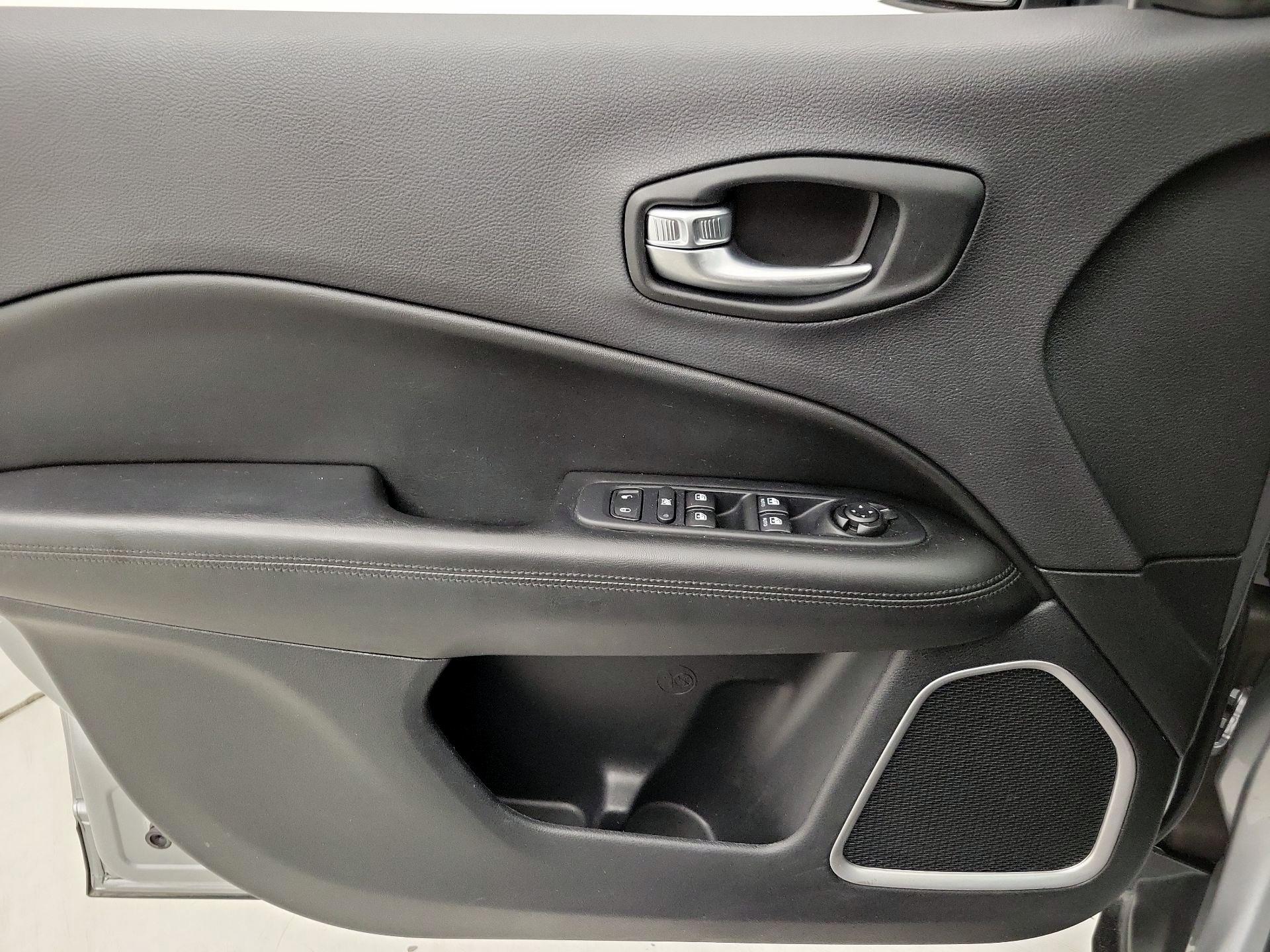 Thumbnail: 2021 Jeep Compass - 12