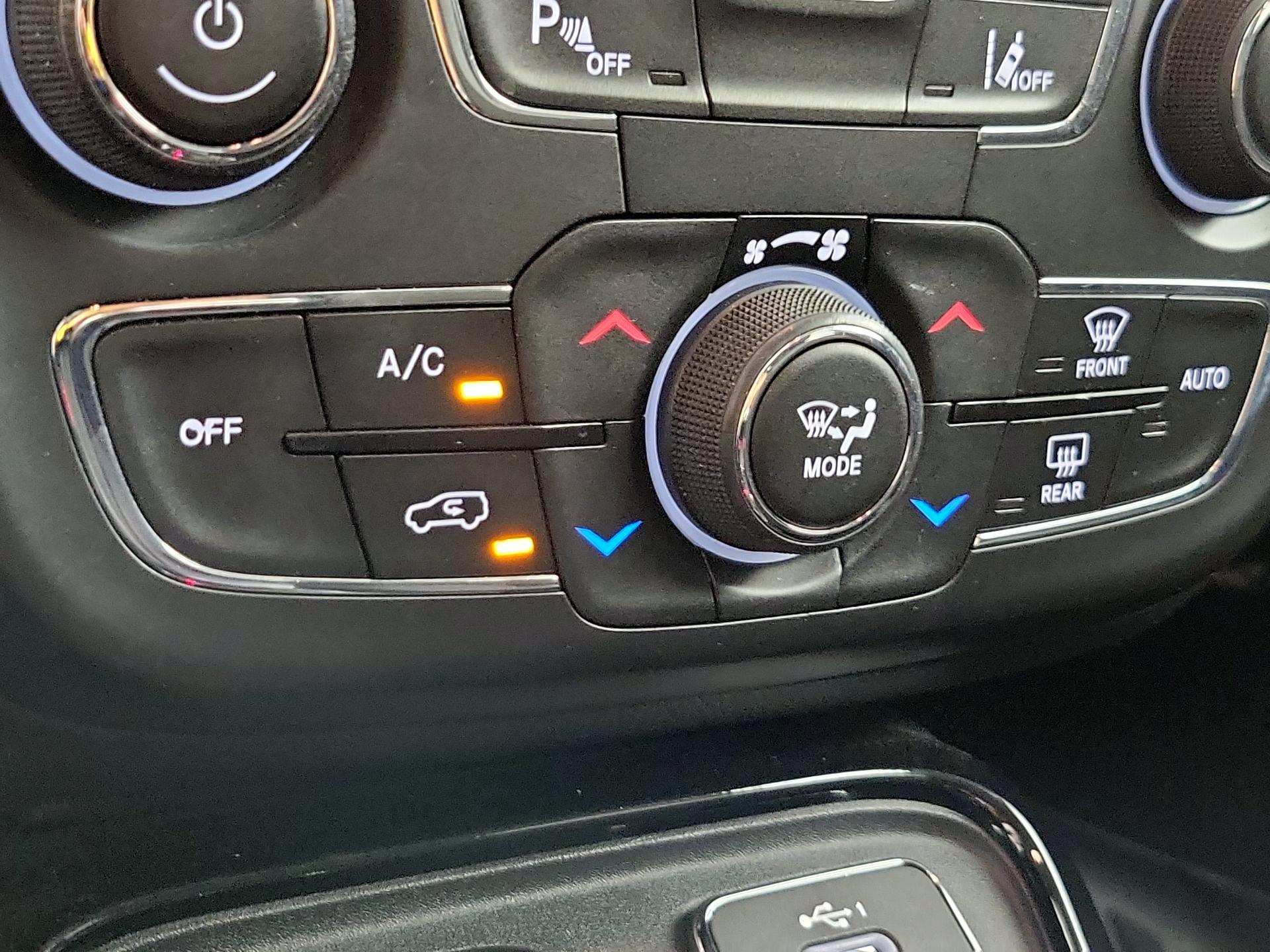 Thumbnail: 2021 Jeep Compass - 16