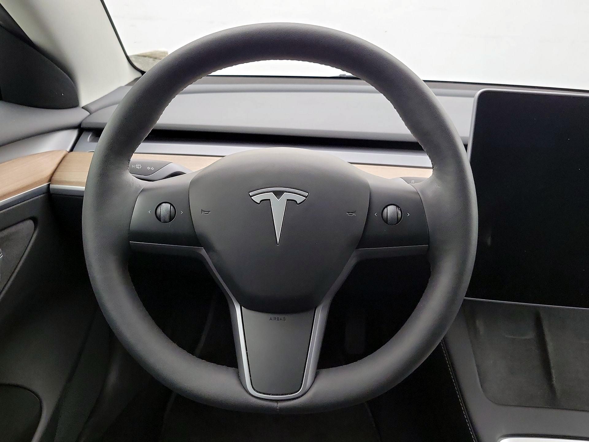 Thumbnail: 2023 Tesla Model 3 - 10