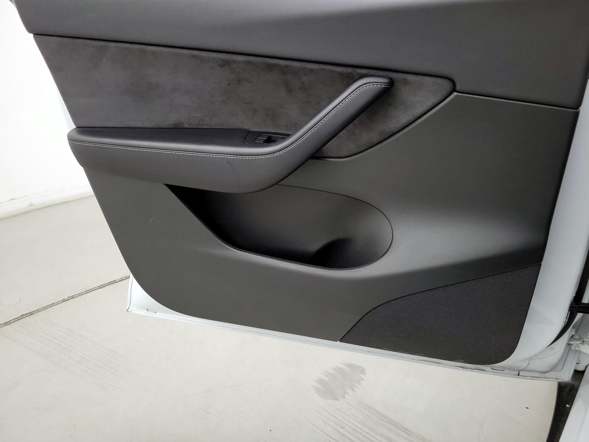 Thumbnail: 2022 Tesla Model Y - 12